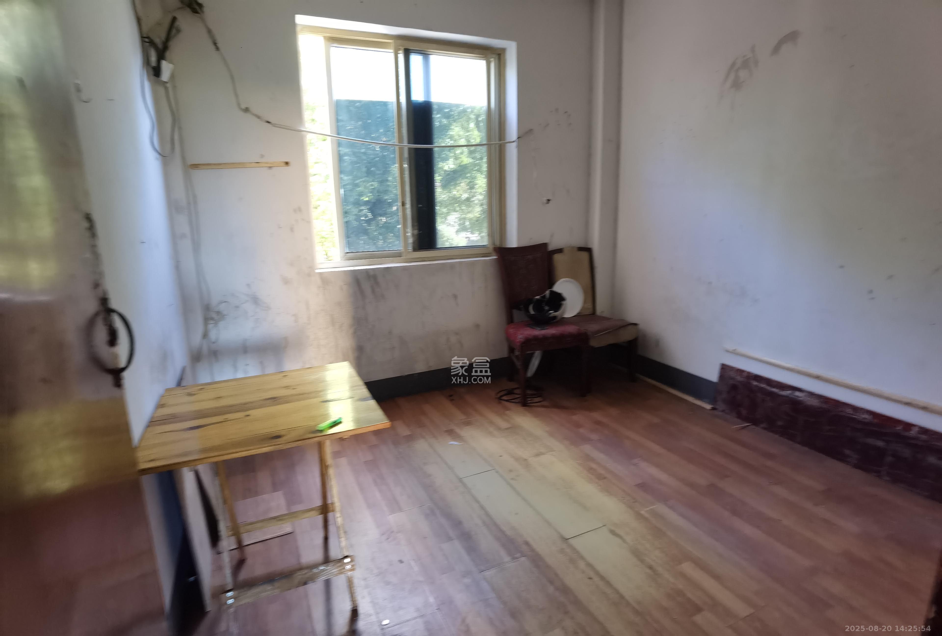 湖开小区(湖南开关厂宿舍)/南大桥社区 3室2厅1卫 1800.0元/月 湖开小区(湖南开关厂宿舍)/南大桥社区 3室2厅1卫 1800.0元/月室内图