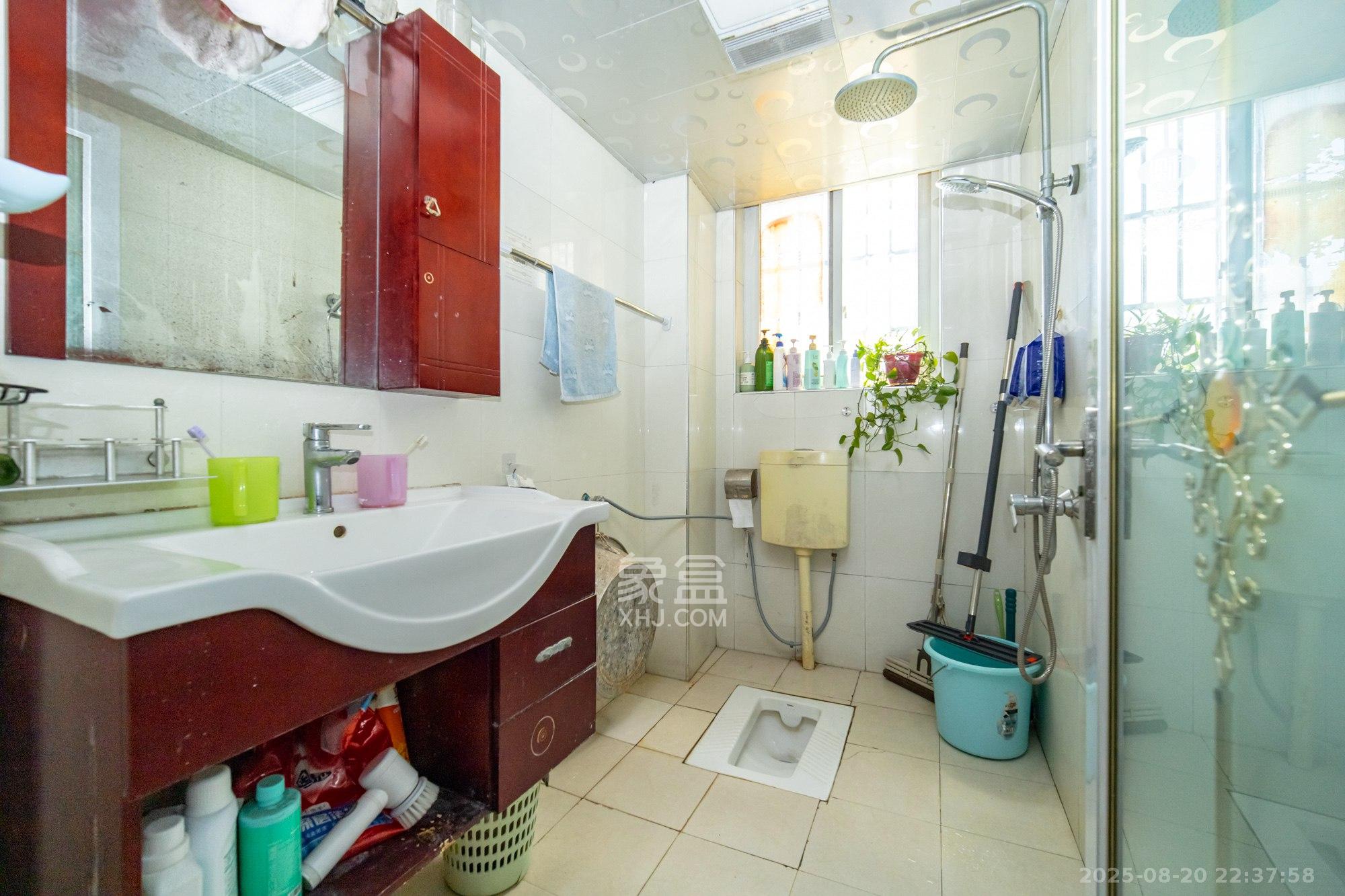 筑梦园 3室2厅2卫 72.8万 筑梦园 3室2厅2卫 72.8万卫生间