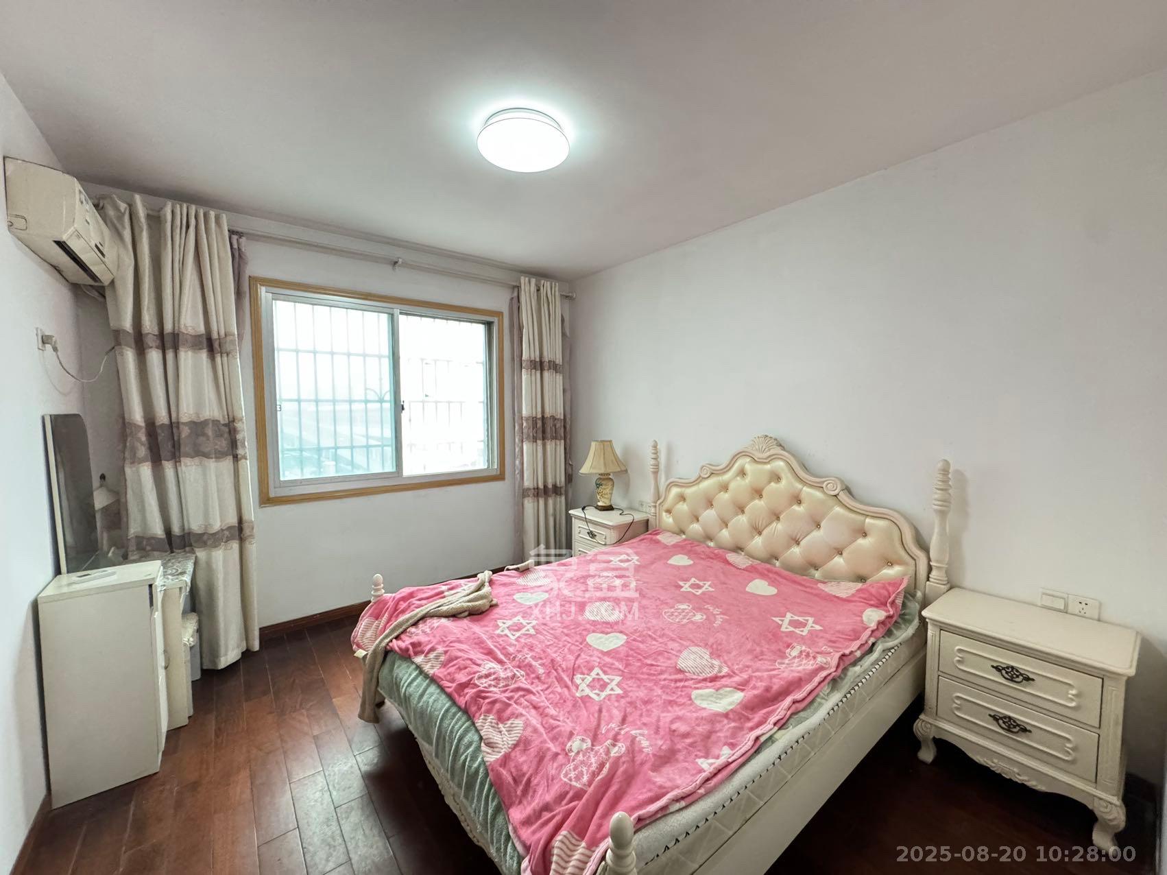 红树湾  1室2厅2卫    1600.0元/月 红树湾  1室2厅2卫    1600.0元/月室内图