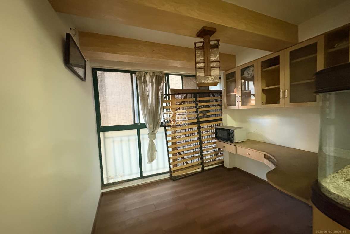 西湖丽景 4室2厅1卫 3000.0元/月 西湖丽景 4室2厅1卫 3000.0元/月室内图