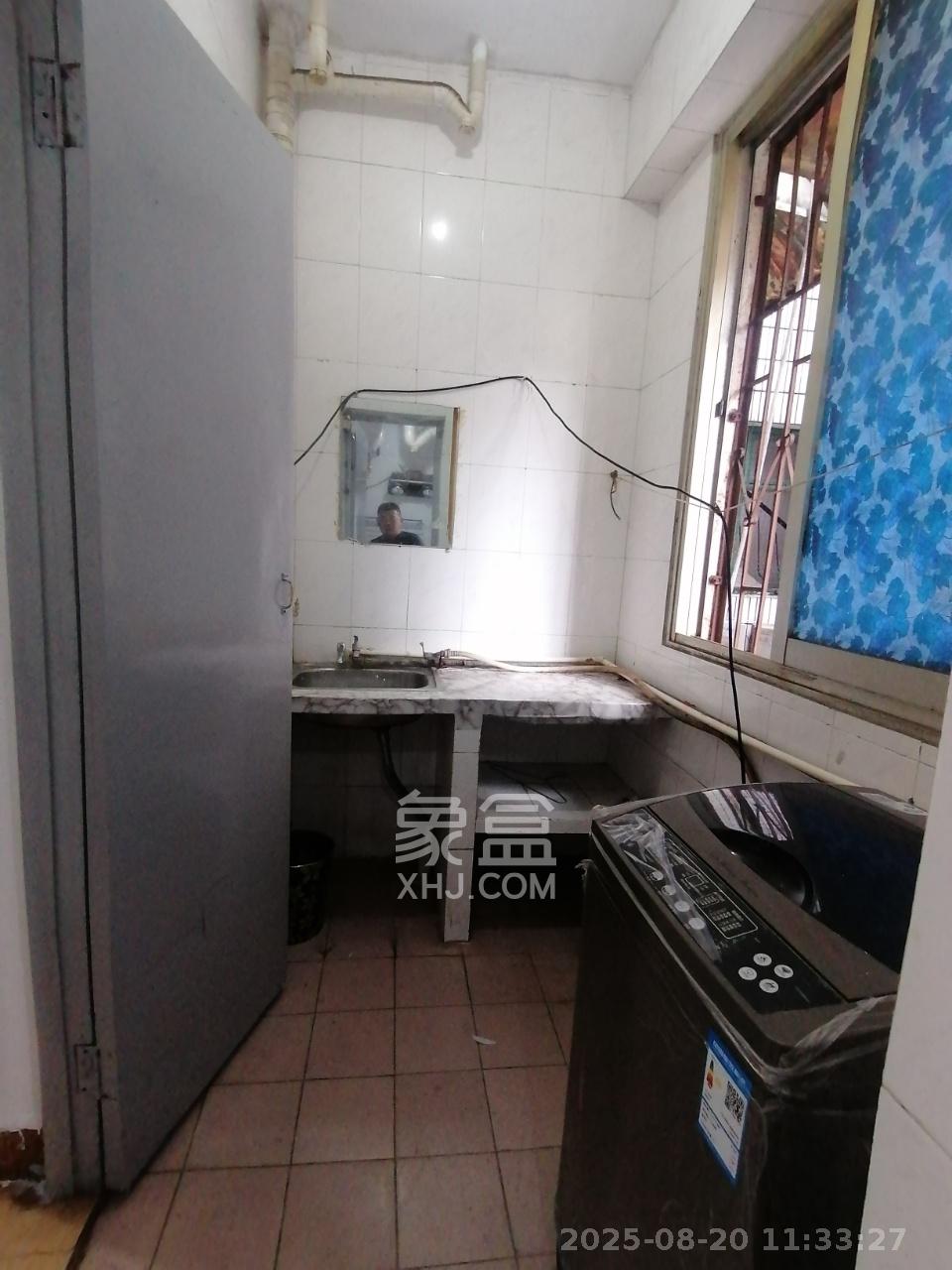 桂花井巷散盘  3室1厅1卫    2600.0元/月室内图