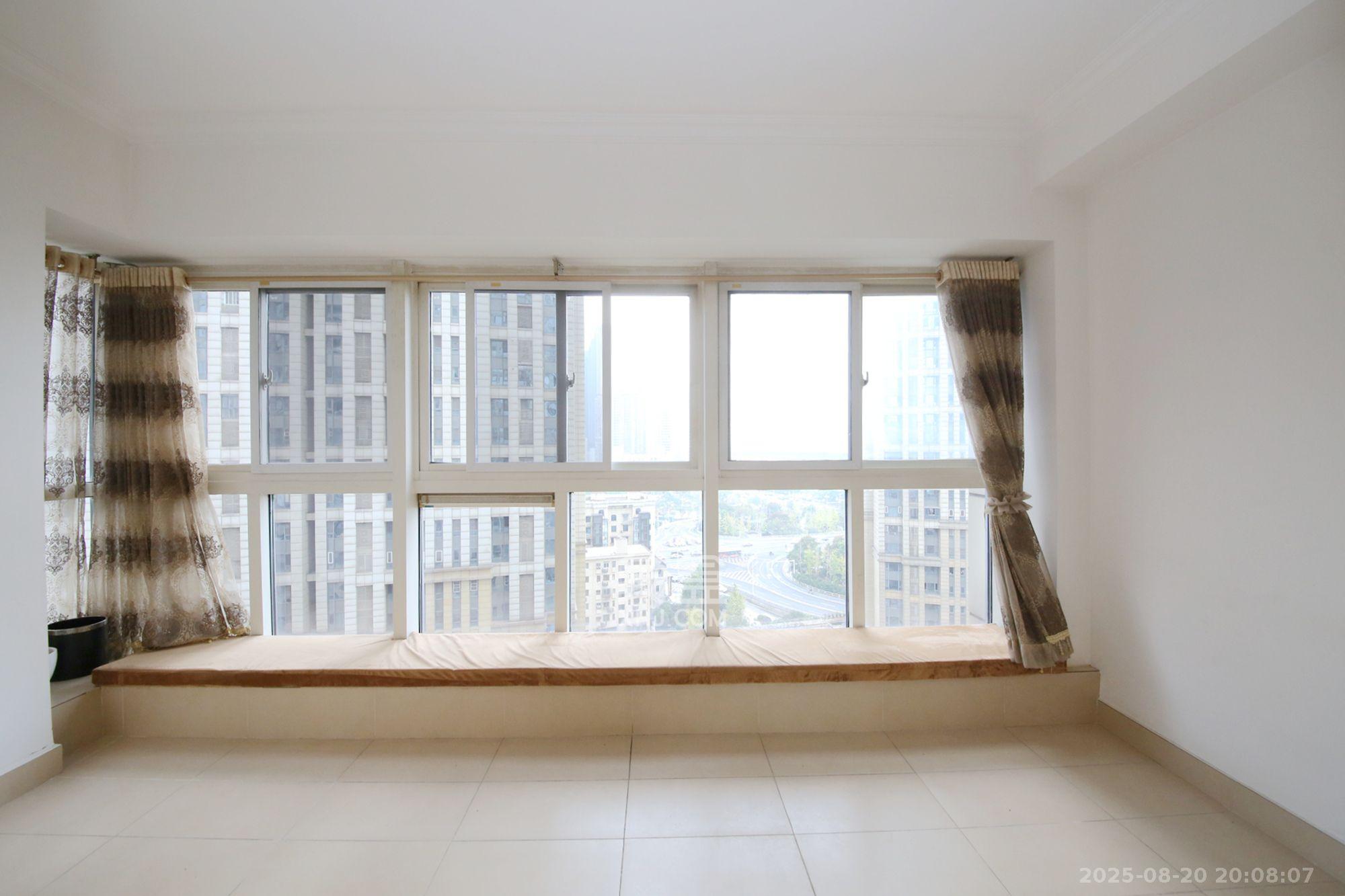 万达公馆 3室2厅3卫 11000.0元/月 万达公馆 3室2厅3卫 11000.0元/月室内图