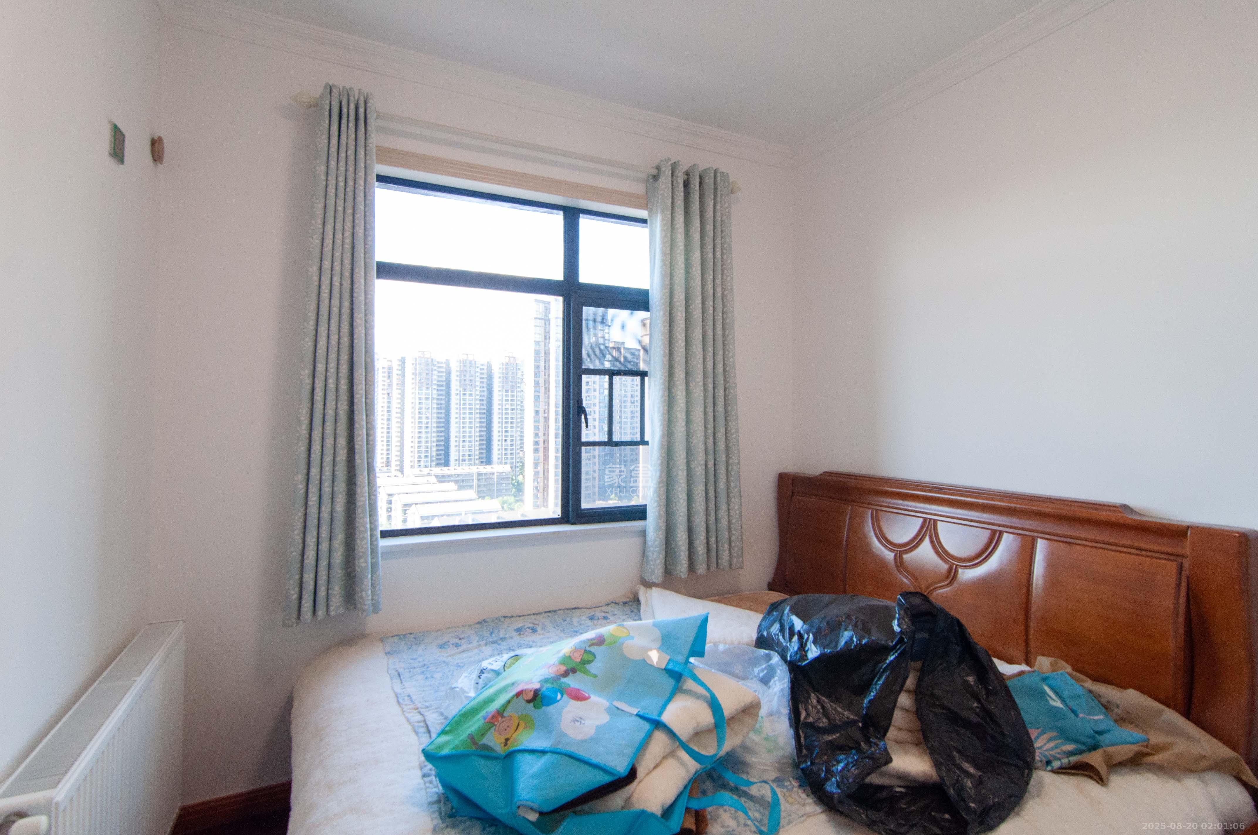 中央美郡  4室2厅2卫    170.0万其他