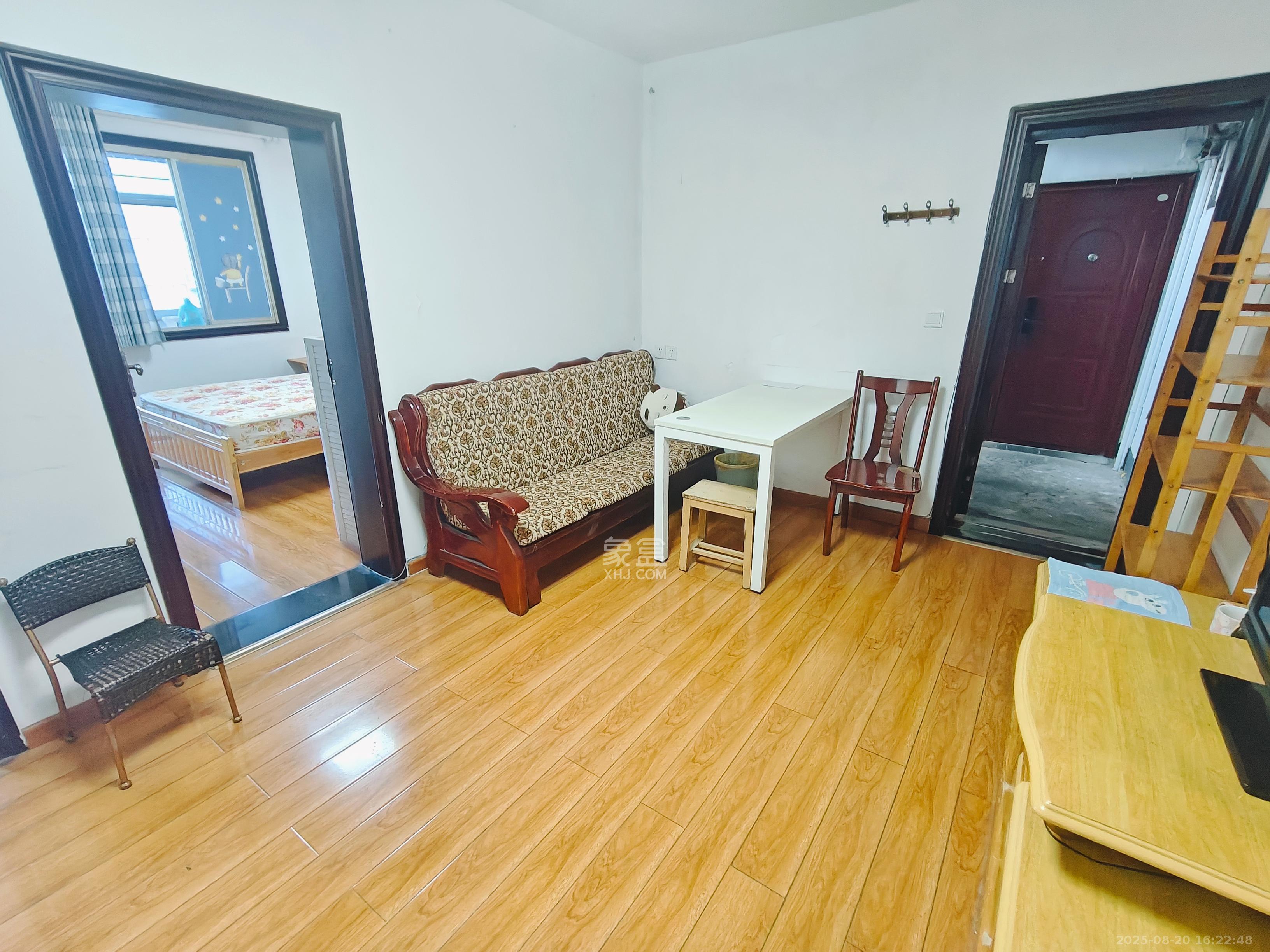 裕农街散盘 1室1厅1卫 2200.0元/月 裕农街散盘 1室1厅1卫 2200.0元/月室内图