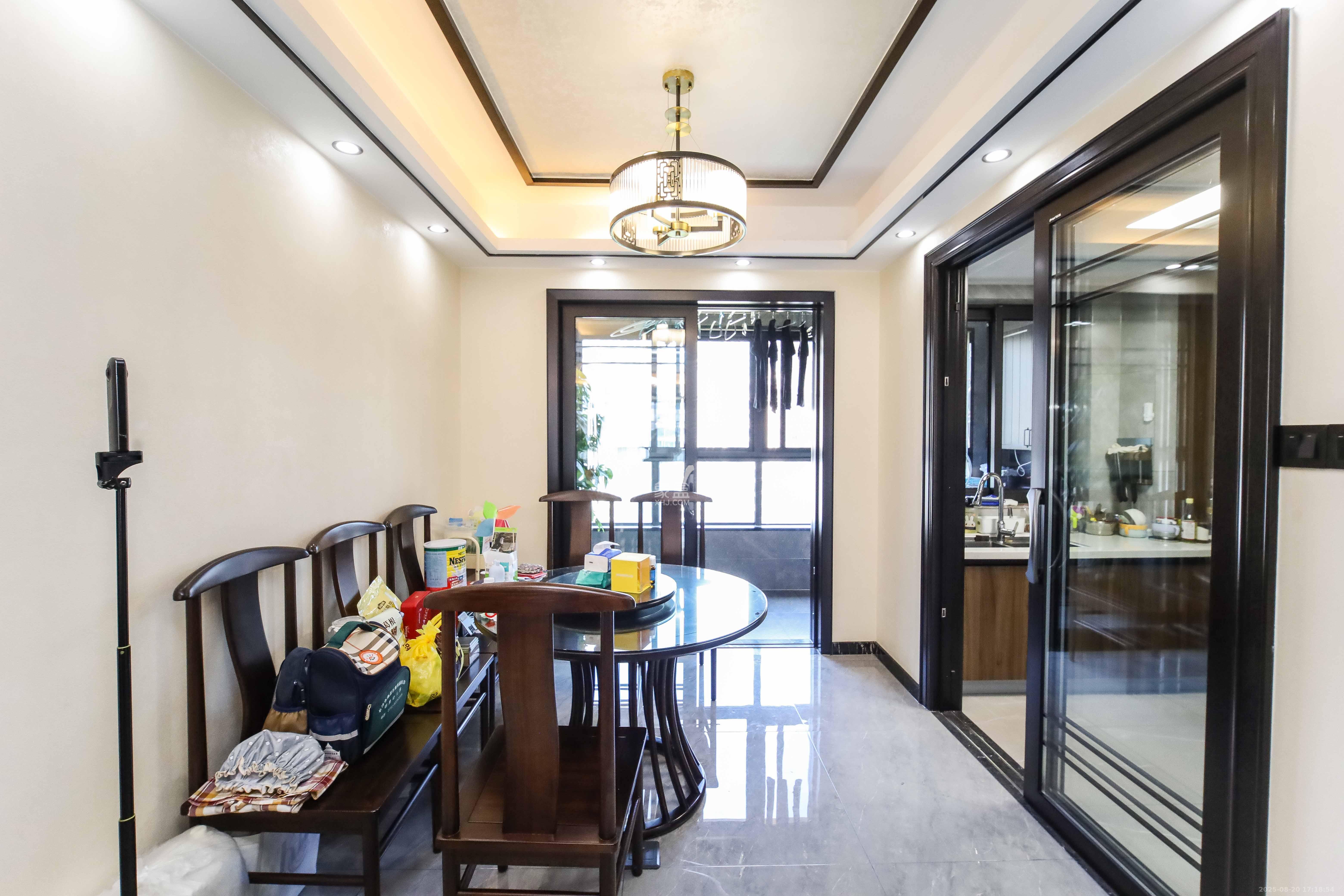 明昇壹城(明昇时代广场)一期 4室2厅2卫 268.0万 明昇壹城(明昇时代广场)一期 4室2厅2卫 268.0万客厅