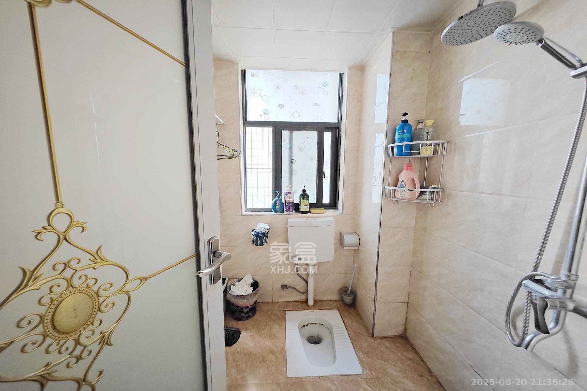 阳光锦城 4室2厅2卫 245.0万 阳光锦城 4室2厅2卫 245.0万其他