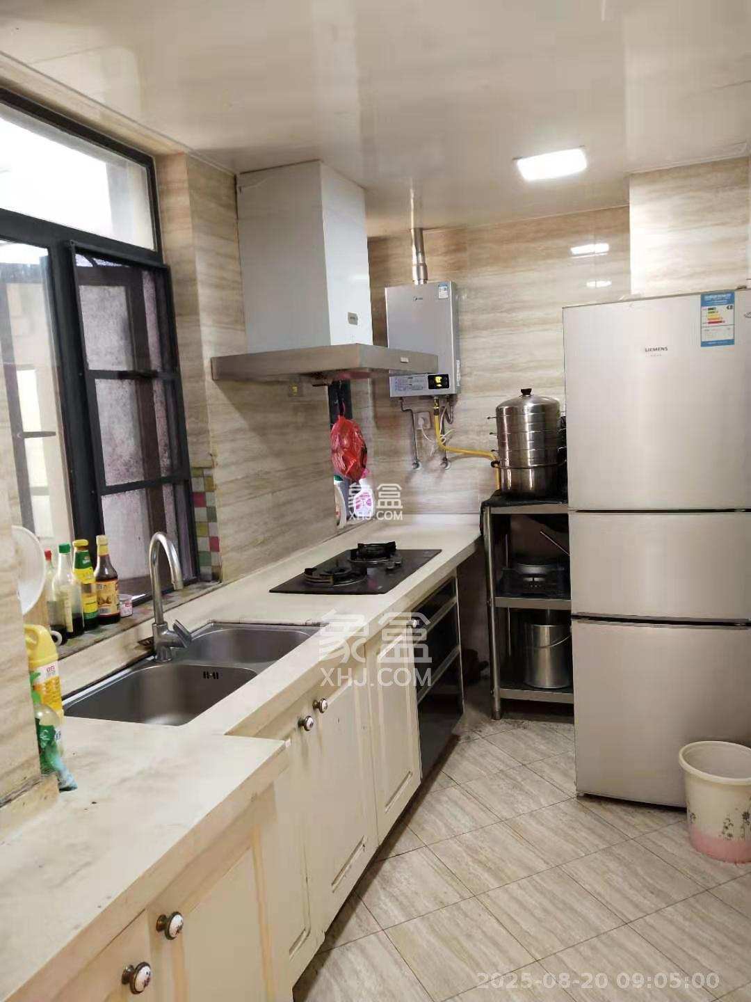 双湾国际(湘江御景花园) 2室2厅2卫 2000.0元/月 双湾国际(湘江御景花园) 2室2厅2卫 2000.0元/月室内图