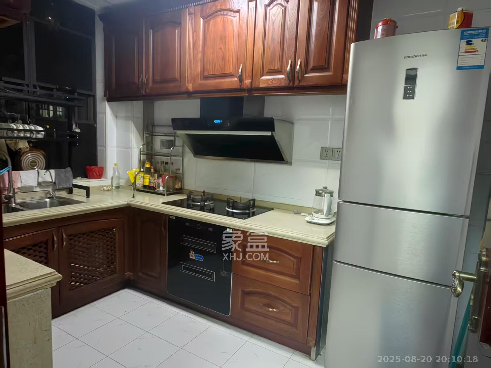 宏聚地中海 4室2厅2卫 2700.0元/月 宏聚地中海 4室2厅2卫 2700.0元/月室内图