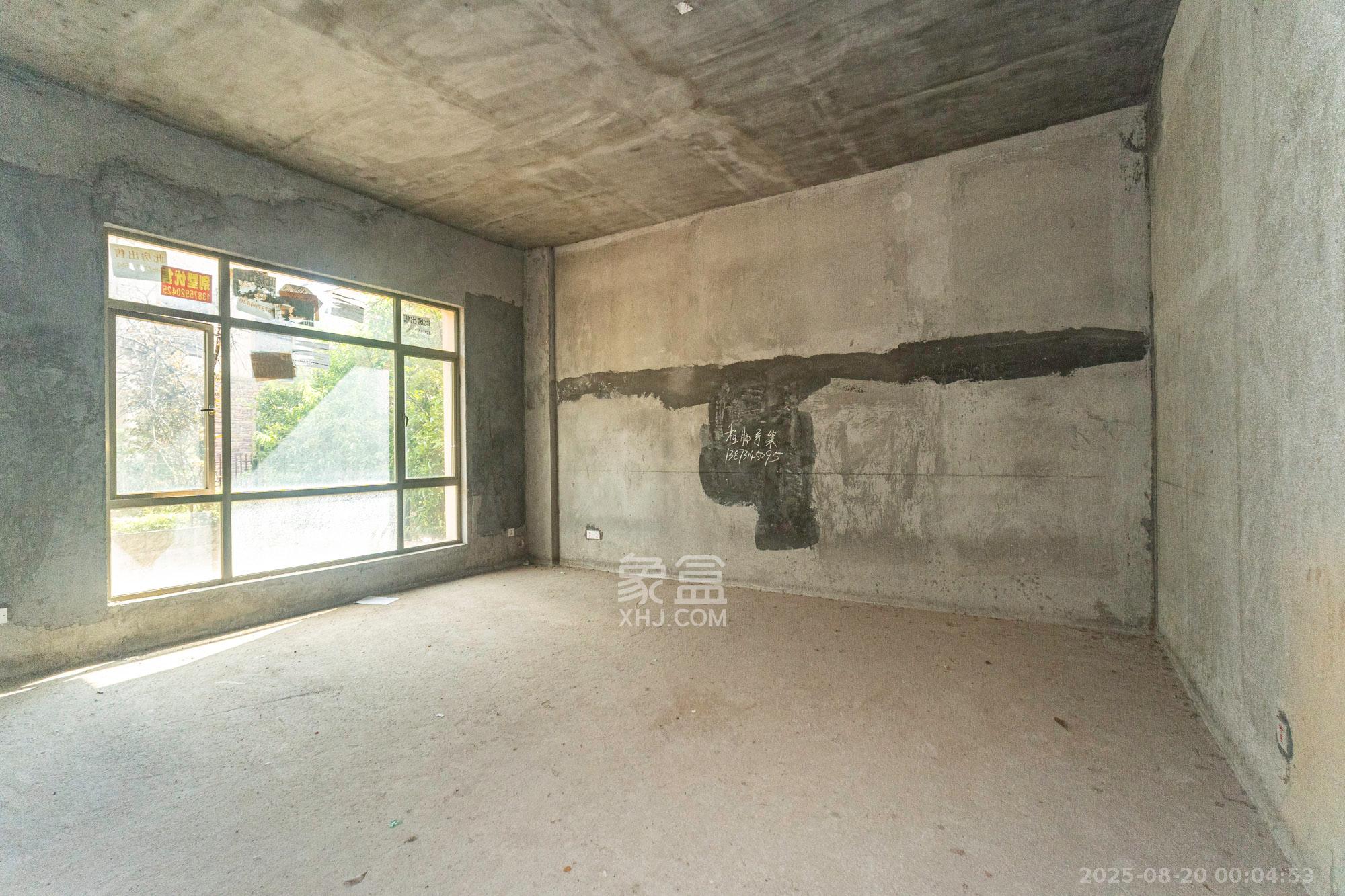 碧桂园威尼斯城  4室2厅5卫    415.0万 碧桂园威尼斯城  4室2厅5卫    415.0万客厅