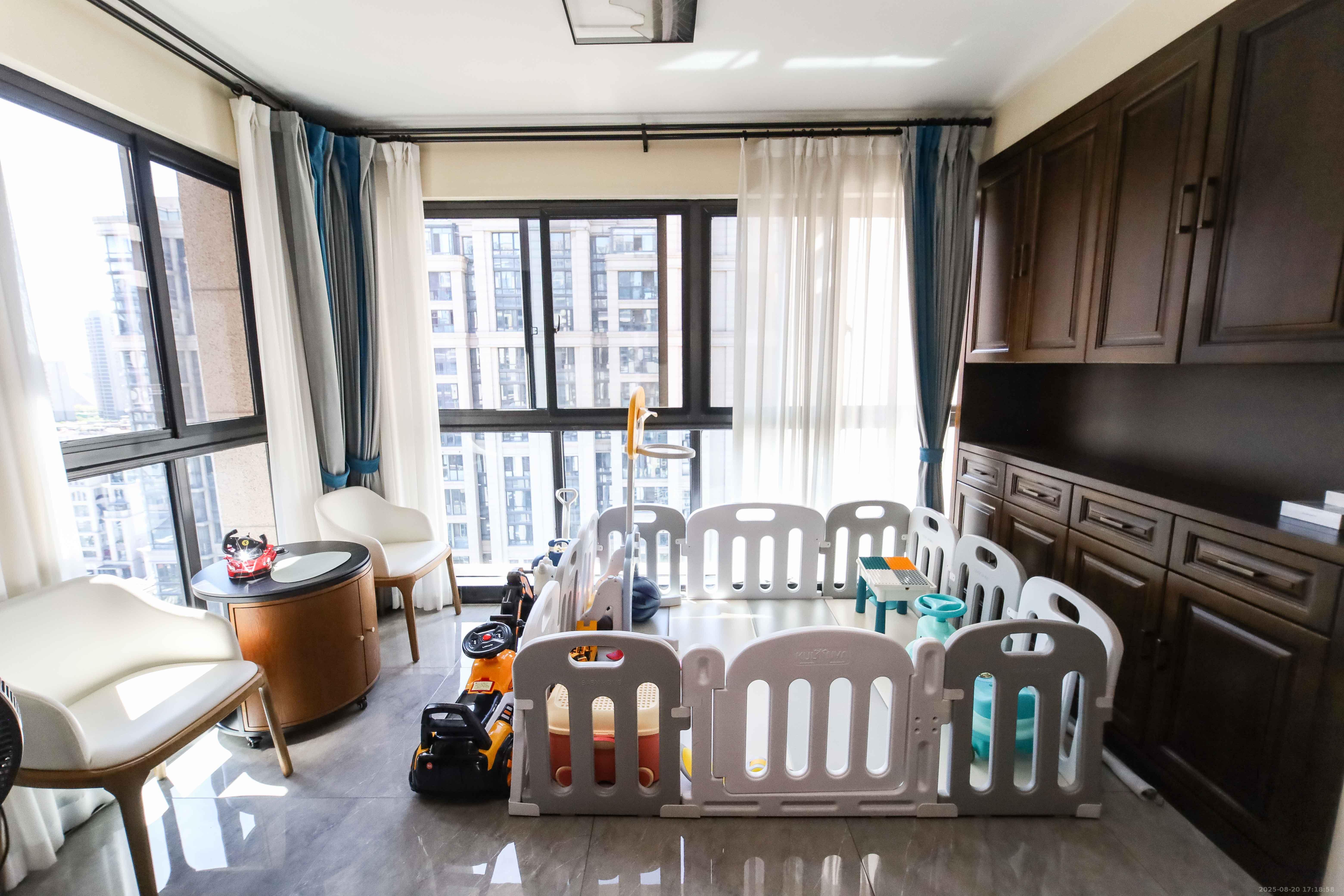 明昇壹城(明昇时代广场)一期 4室2厅2卫 268.0万 明昇壹城(明昇时代广场)一期 4室2厅2卫 268.0万阳台