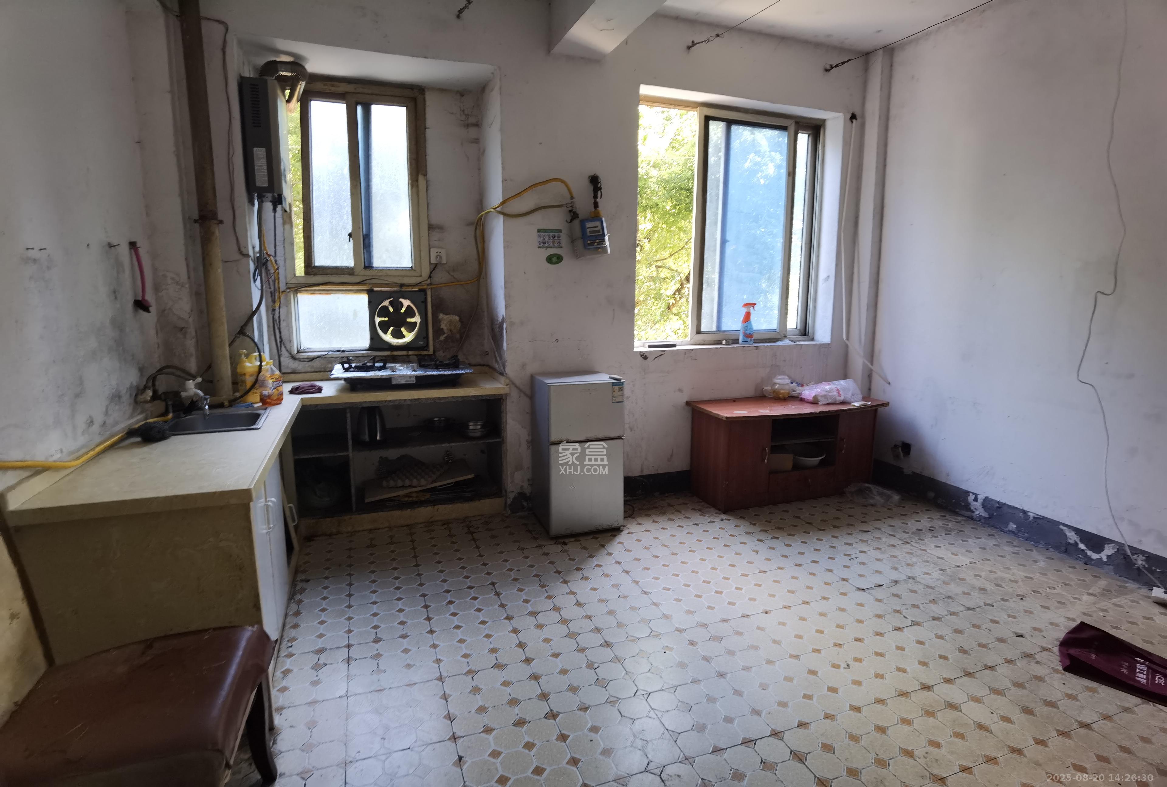 湖开小区(湖南开关厂宿舍)/南大桥社区 3室2厅1卫 1800.0元/月 湖开小区(湖南开关厂宿舍)/南大桥社区 3室2厅1卫 1800.0元/月室内图