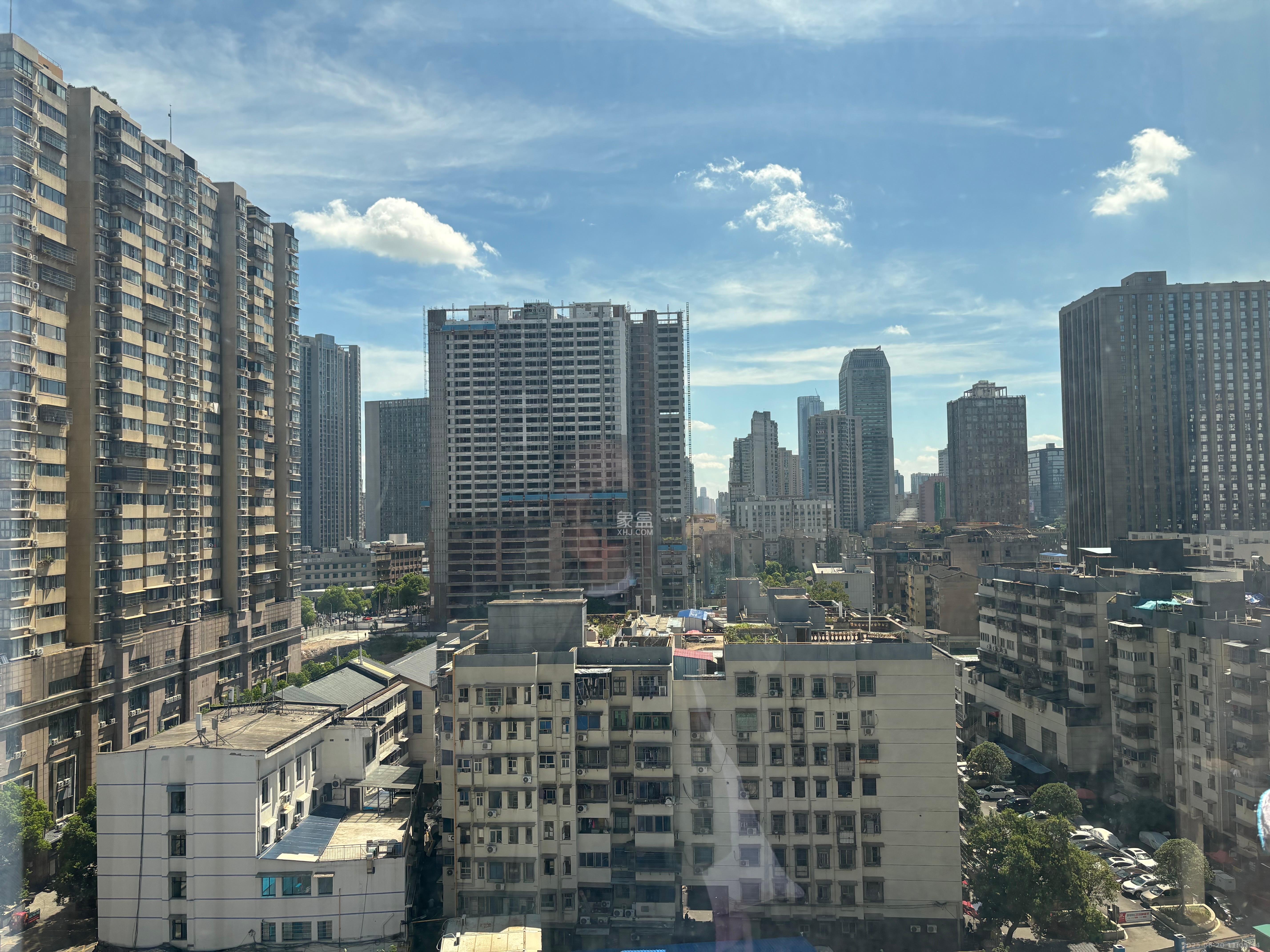 英尚国际 1室1厅1卫 2400.0元/月 英尚国际 1室1厅1卫 2400.0元/月室内图