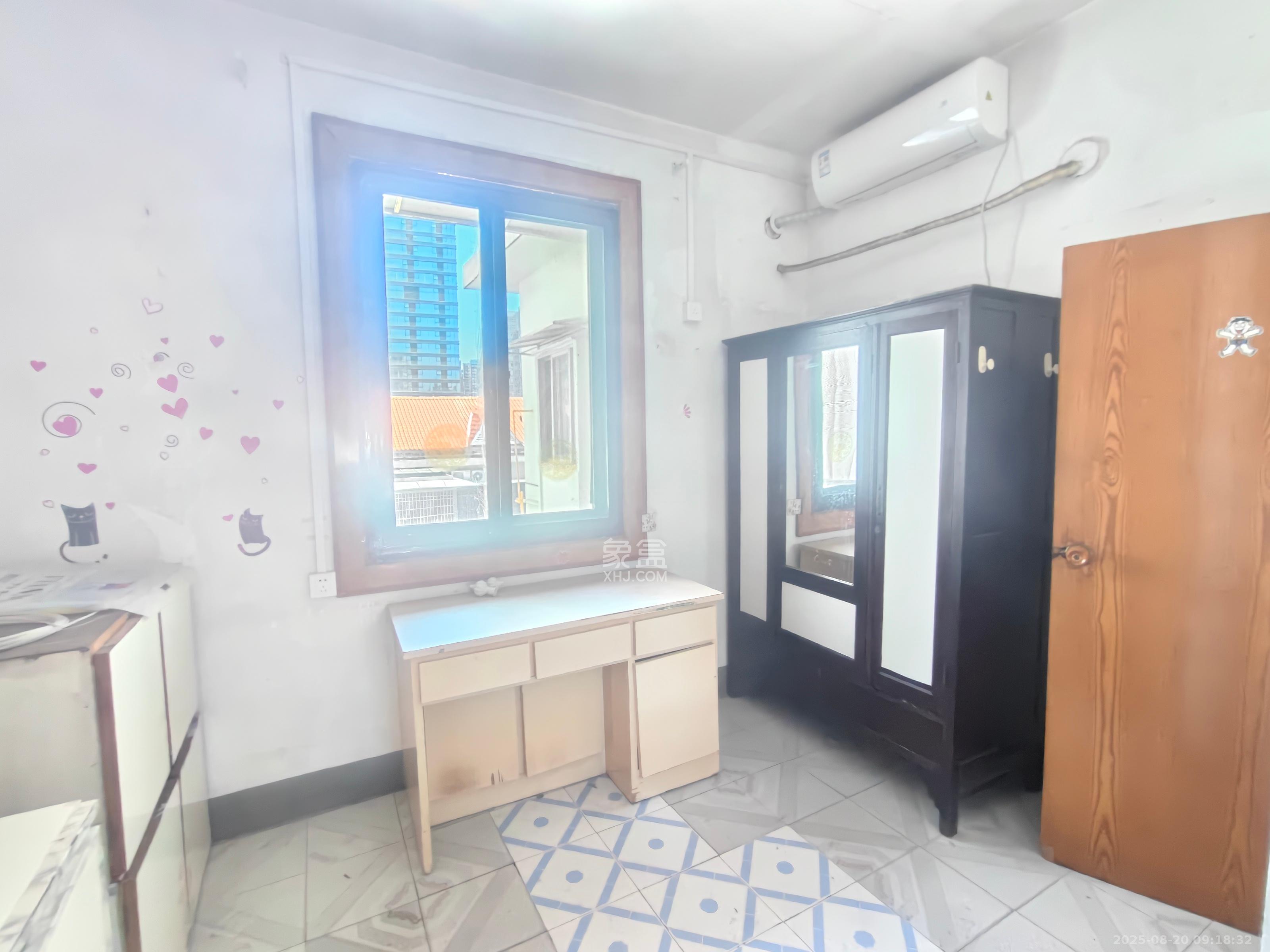 便河边人大宿舍(长沙市人大常委会家属区) 4室2厅1卫 2200.0元/月 便河边人大宿舍(长沙市人大常委会家属区) 4室2厅1卫 2200.0元/月室内图