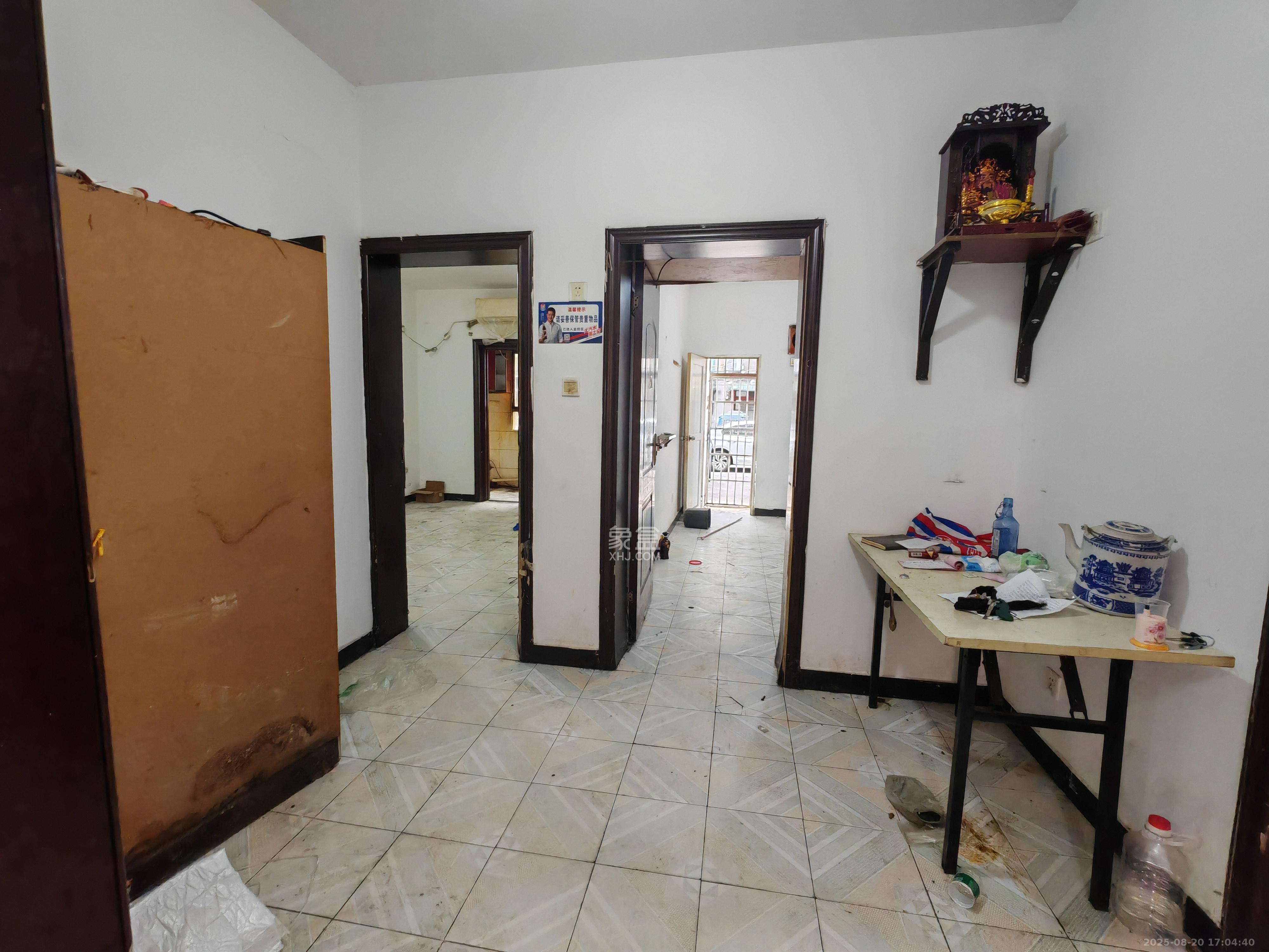 国庆新村  3室1厅1卫    2200.0元/月 国庆新村  3室1厅1卫    2200.0元/月室内图