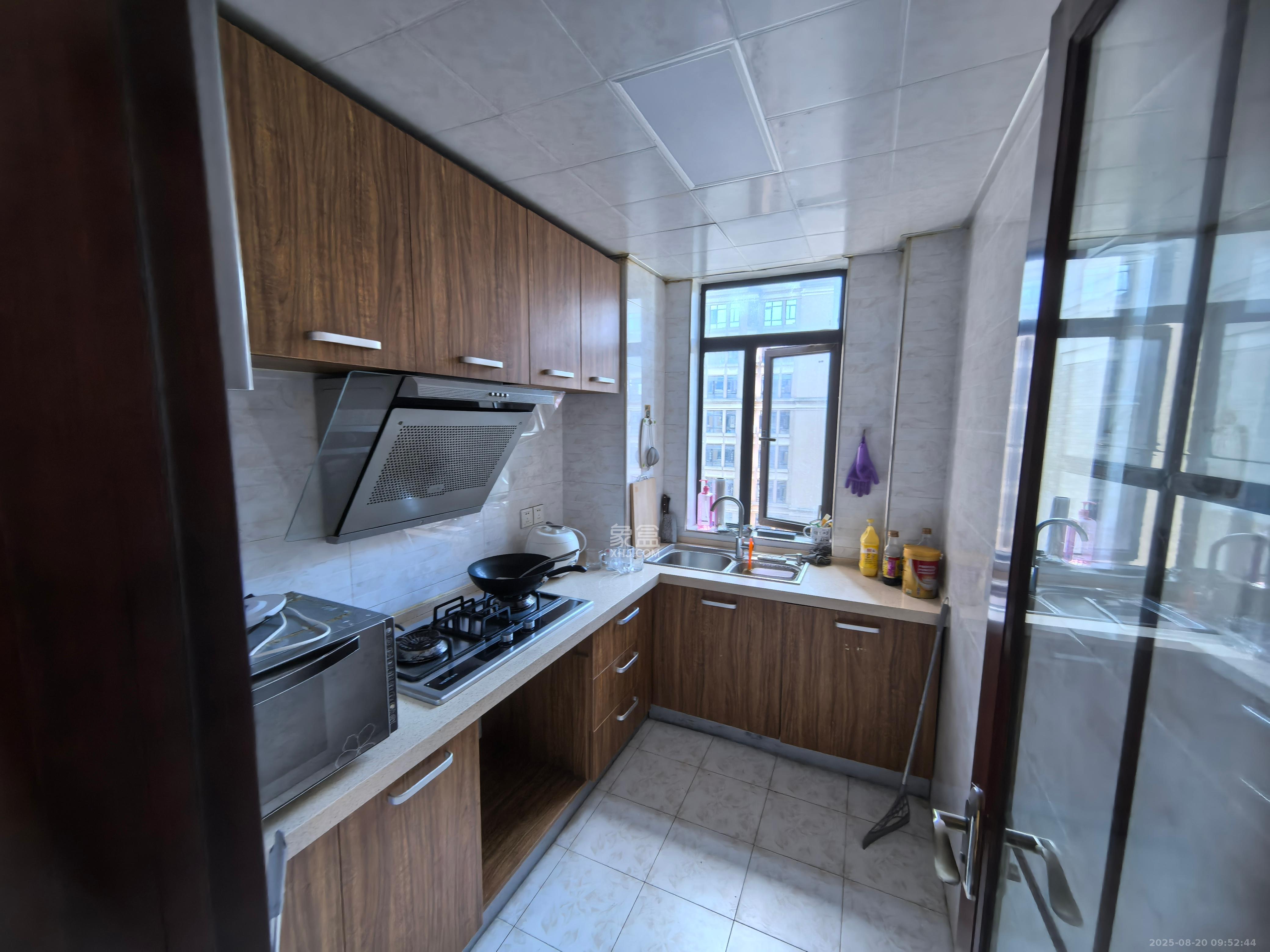 湘域城邦(湘域国际中心)  2室1厅1卫    3800.0元/月 湘域城邦(湘域国际中心)  2室1厅1卫    3800.0元/月室内图