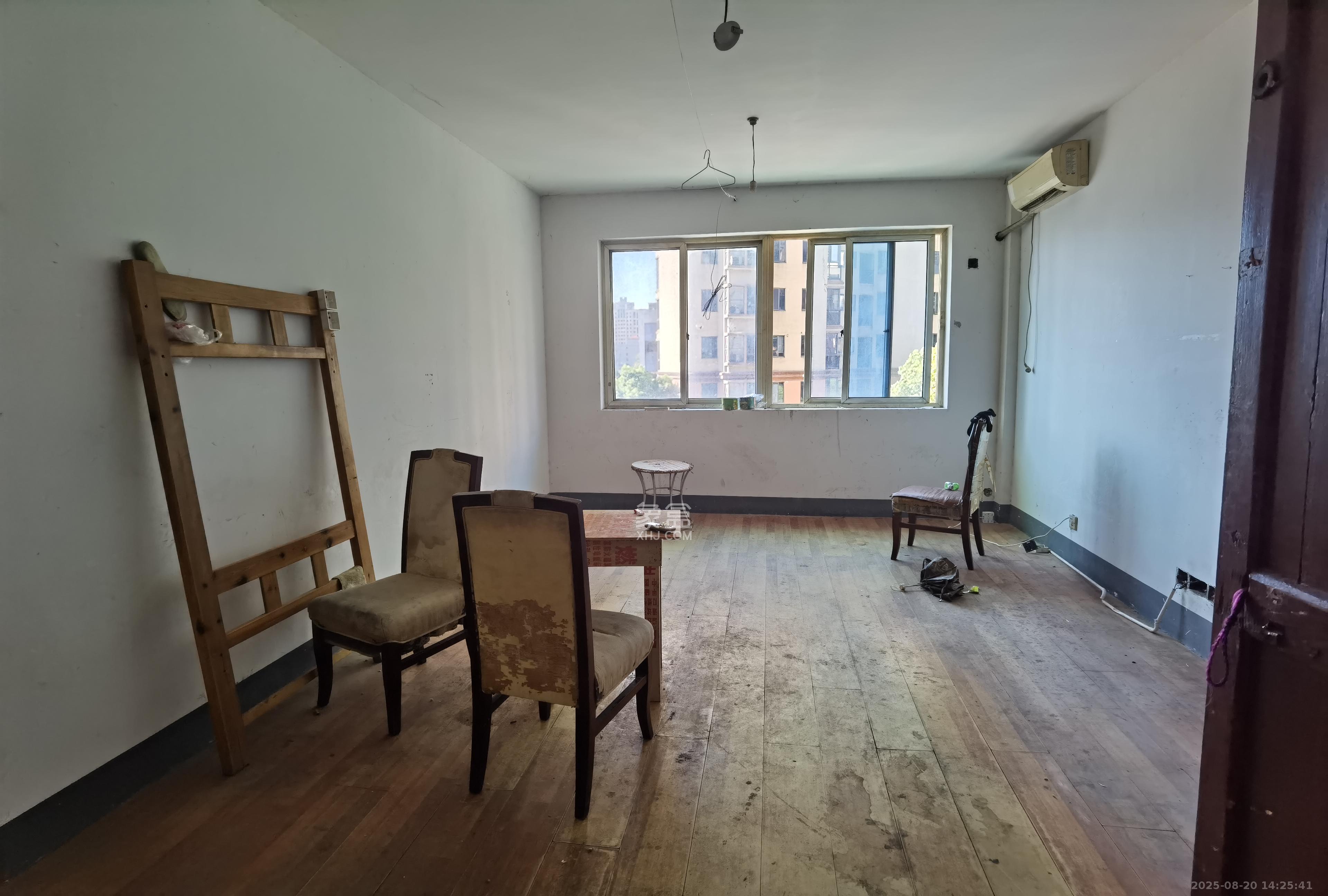 湖开小区（湖南开关厂宿舍）/南大桥社区  3室2厅1卫   1800.00元/月室内图