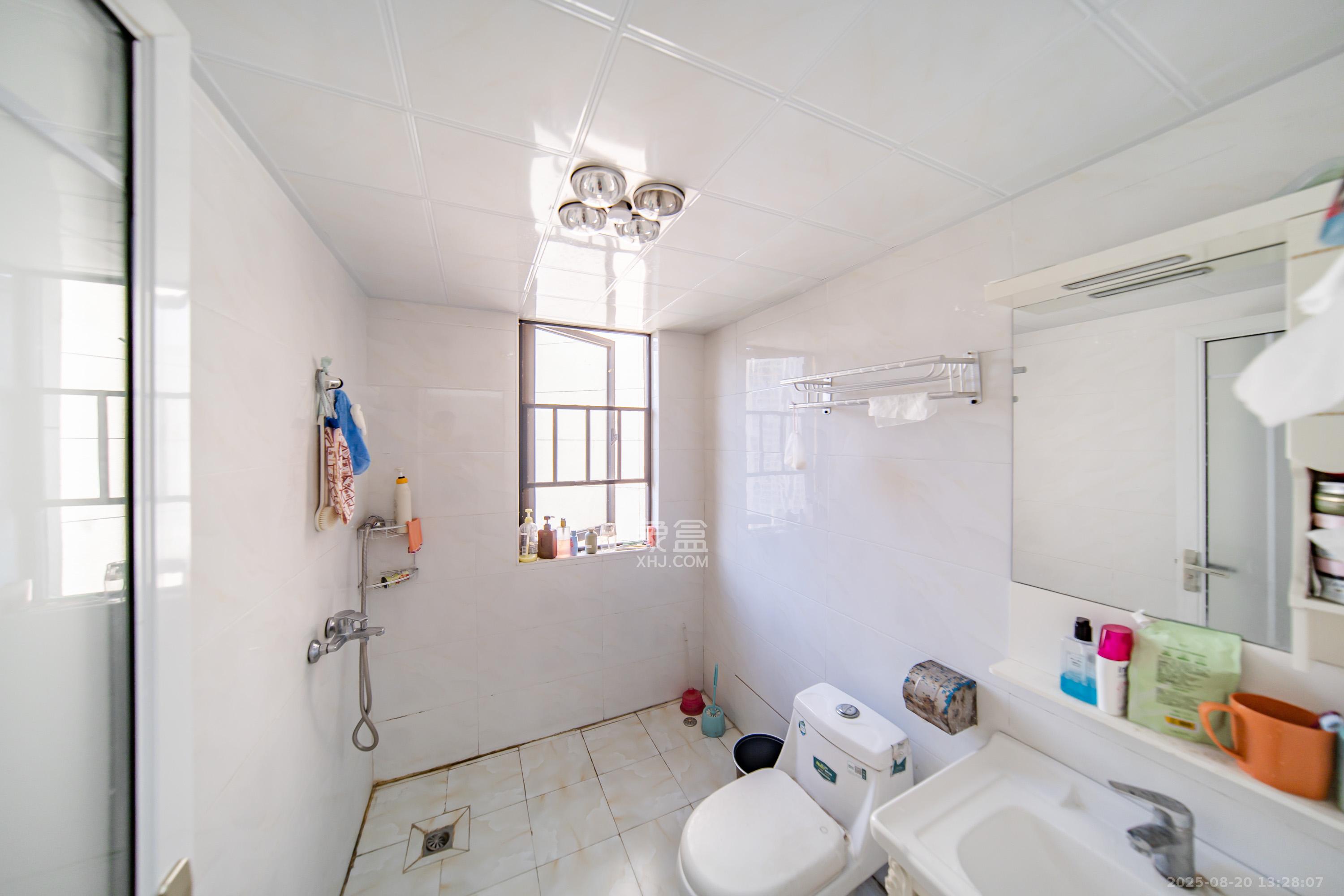 湘熙水郡（观澜海赋家园）  4室2厅2卫    150.0万卫生间