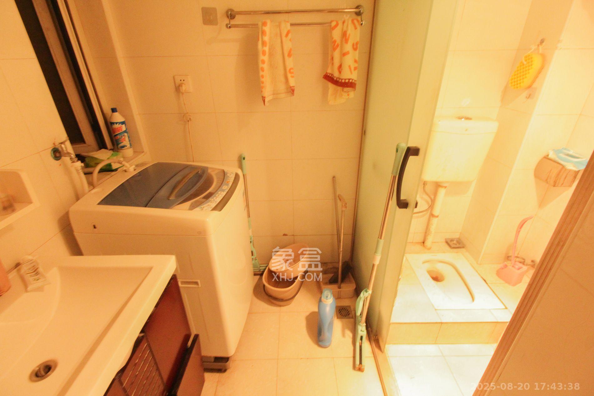 山水庭院  1室1厅1卫    1700.0元/月 山水庭院  1室1厅1卫    1700.0元/月室内图