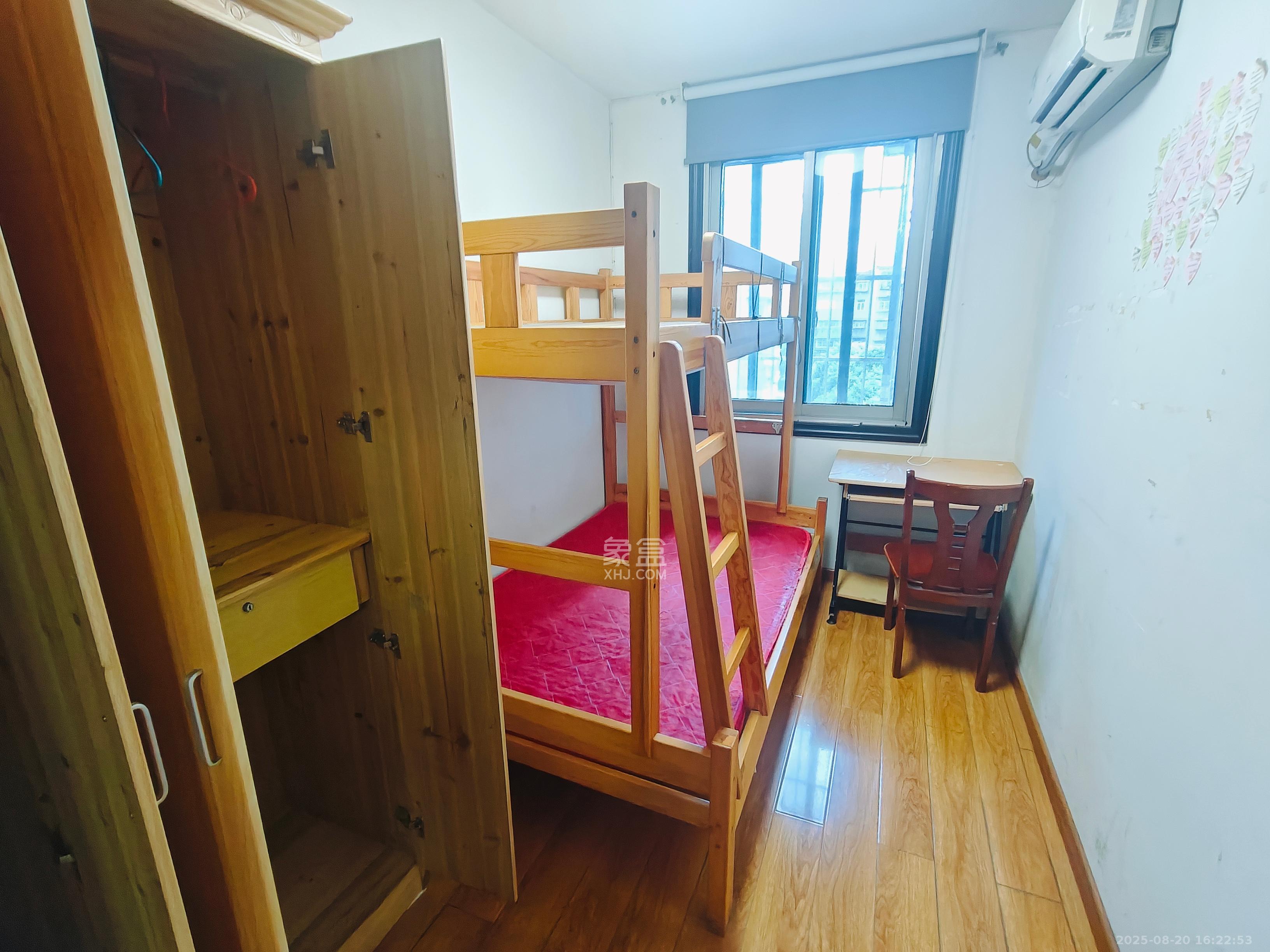 裕农街散盘  1室1厅1卫    2200.0元/月室内图