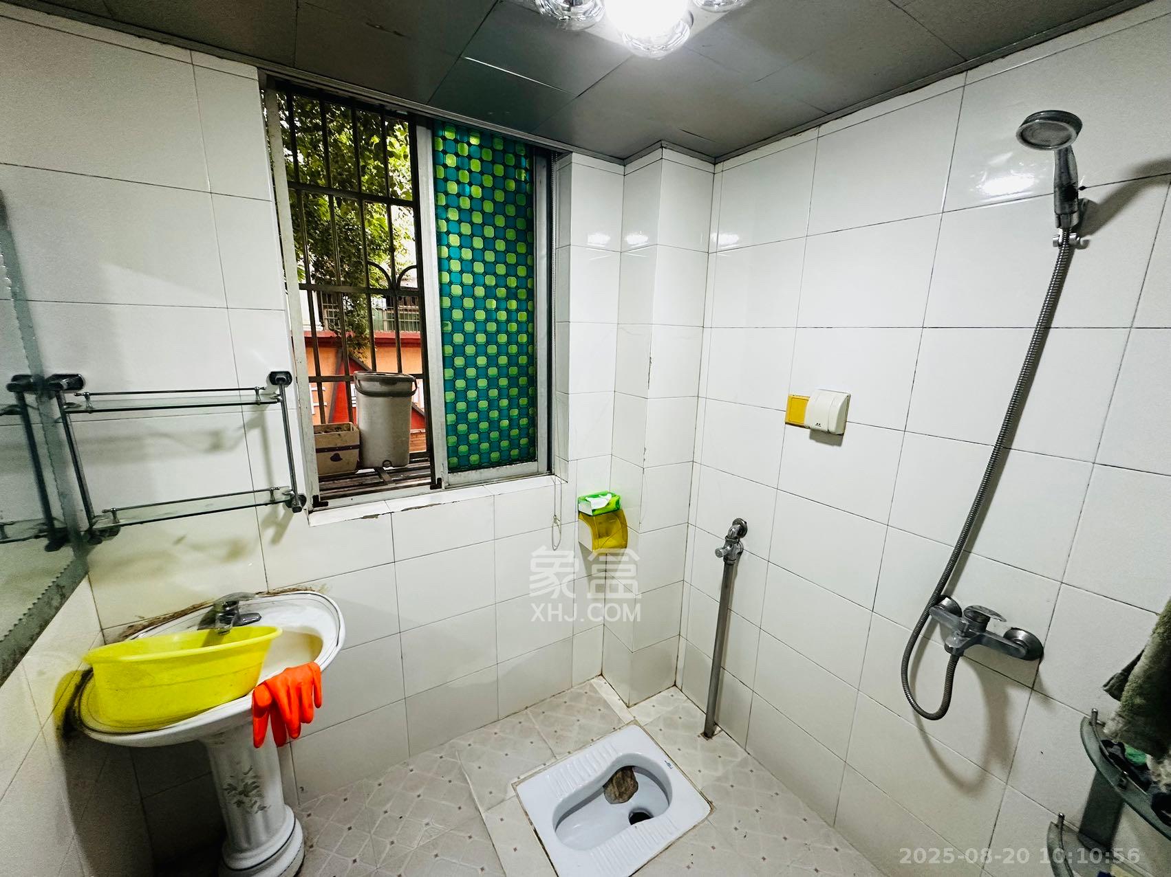 中南汽车世界  3室2厅1卫    1500.0元/月室内图