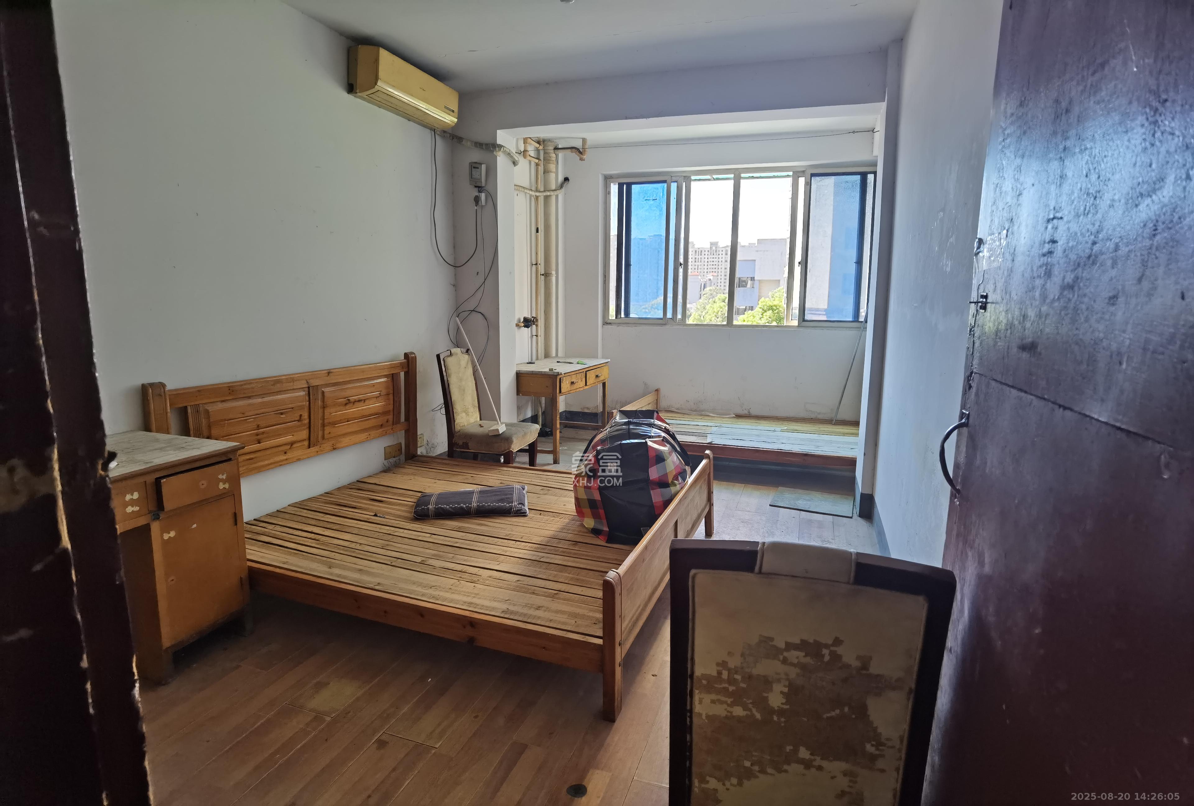 湖开小区(湖南开关厂宿舍)/南大桥社区 3室2厅1卫 1800.0元/月 湖开小区(湖南开关厂宿舍)/南大桥社区 3室2厅1卫 1800.0元/月室内图