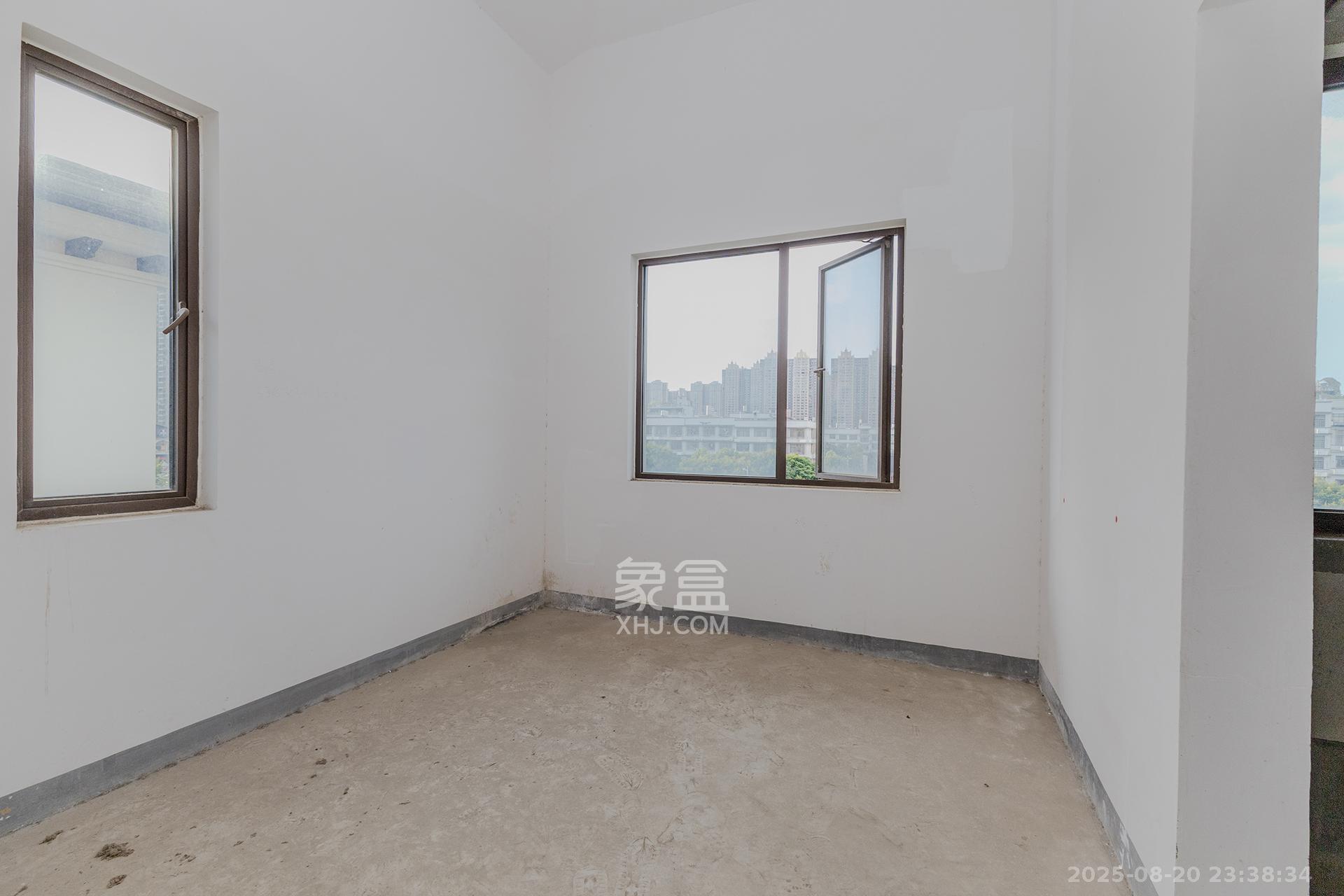 龙湖湘风原著（龙湖湘风星城）  6室2厅4卫    380.0万卧室