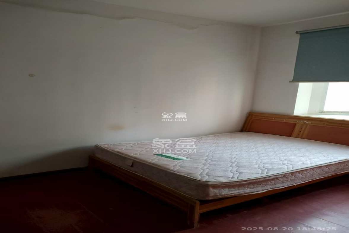 泰禹家园(彩云之翼家园一期、二期、三期) 4室2厅2卫 2300.0元/月 泰禹家园(彩云之翼家园一期、二期、三期) 4室2厅2卫 2300.0元/月室内图