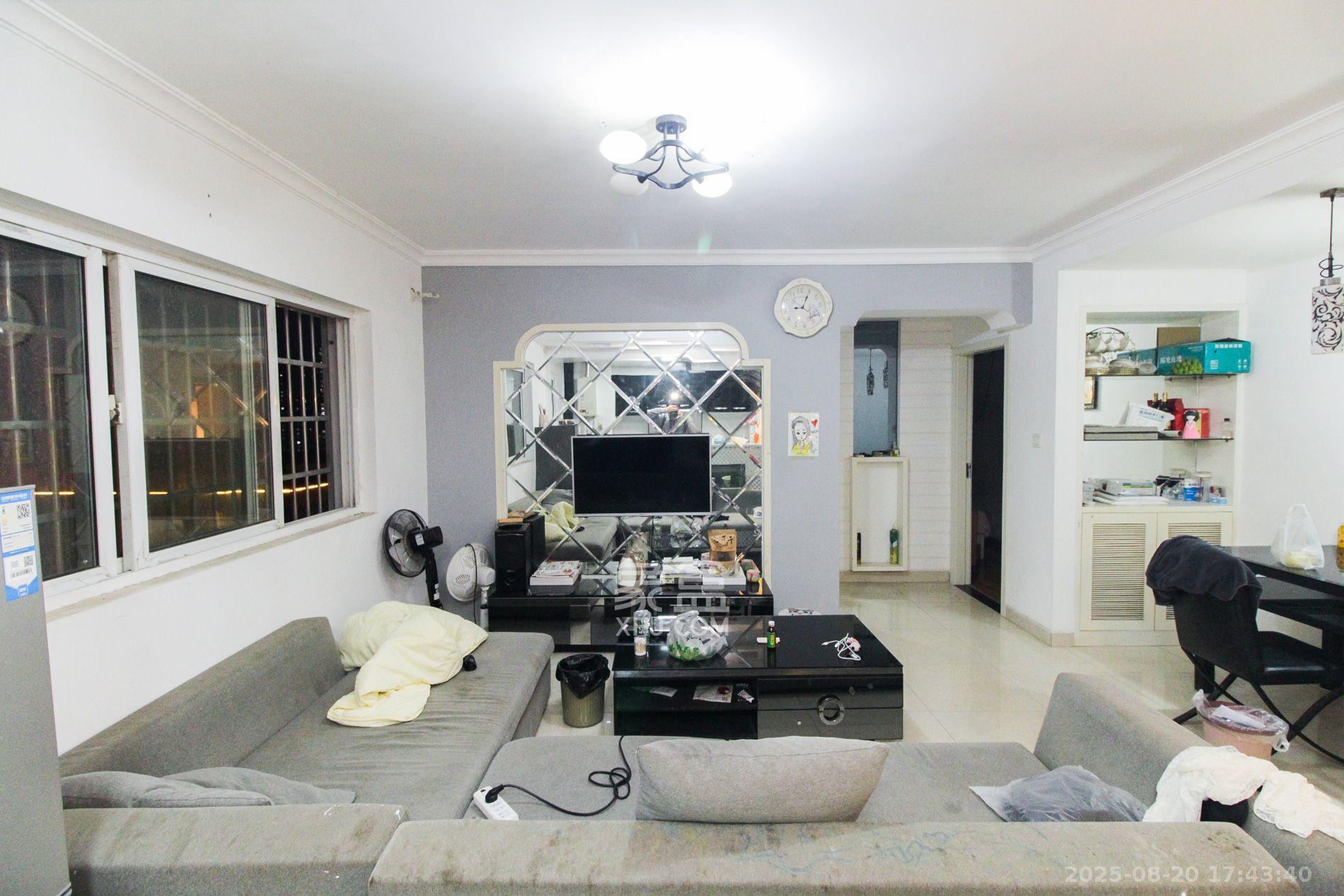 山水庭院  1室1厅1卫    1700.0元/月 山水庭院  1室1厅1卫    1700.0元/月室内图