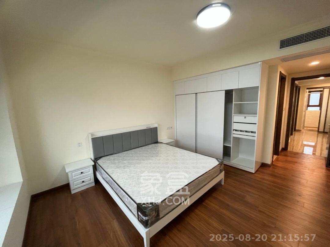 碧桂园翘楚棠  4室2厅2卫    2800.0元/月室内图