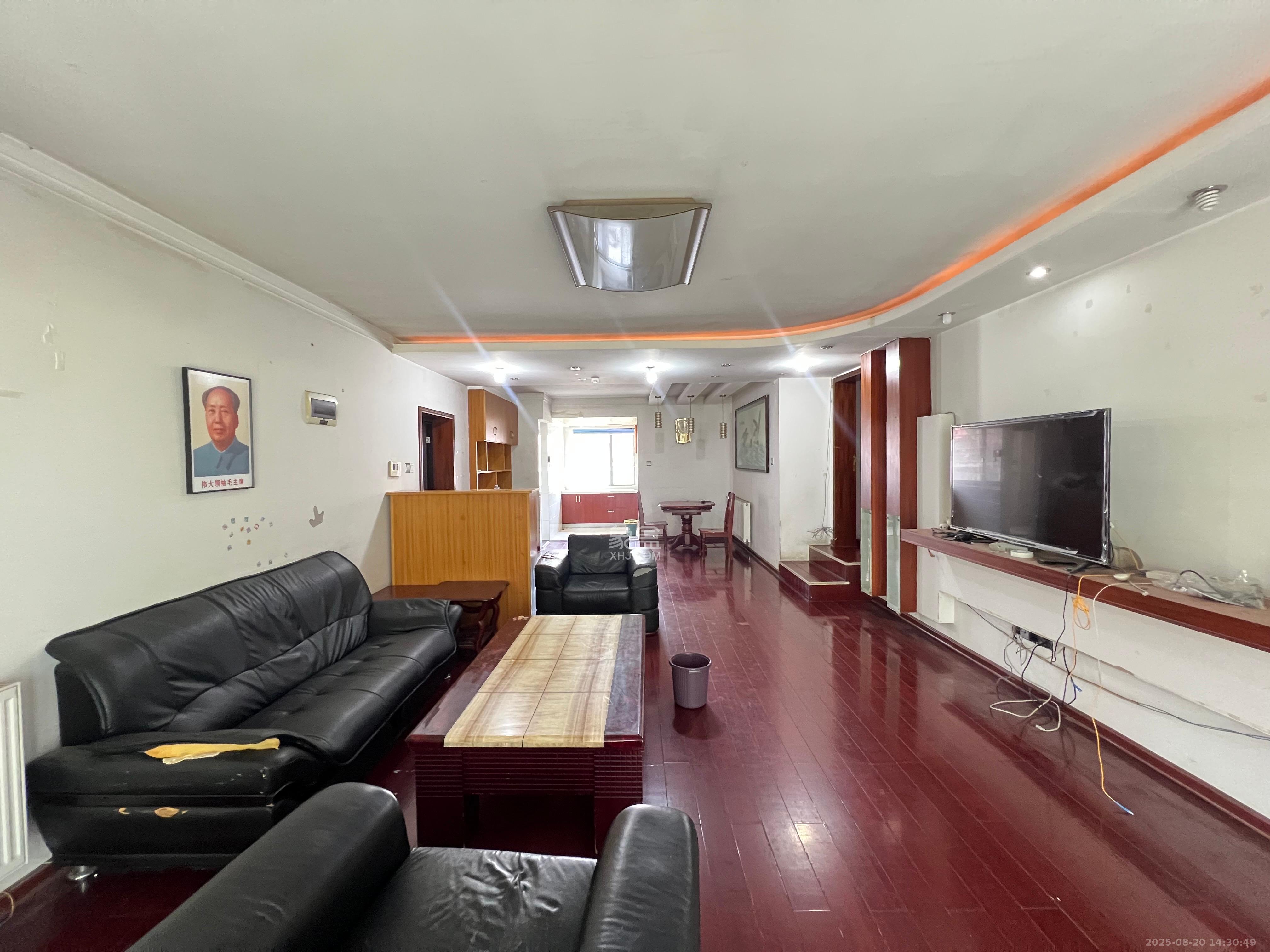 银港水晶城  4室2厅2卫    2800.0元/月 银港水晶城  4室2厅2卫    2800.0元/月室内图