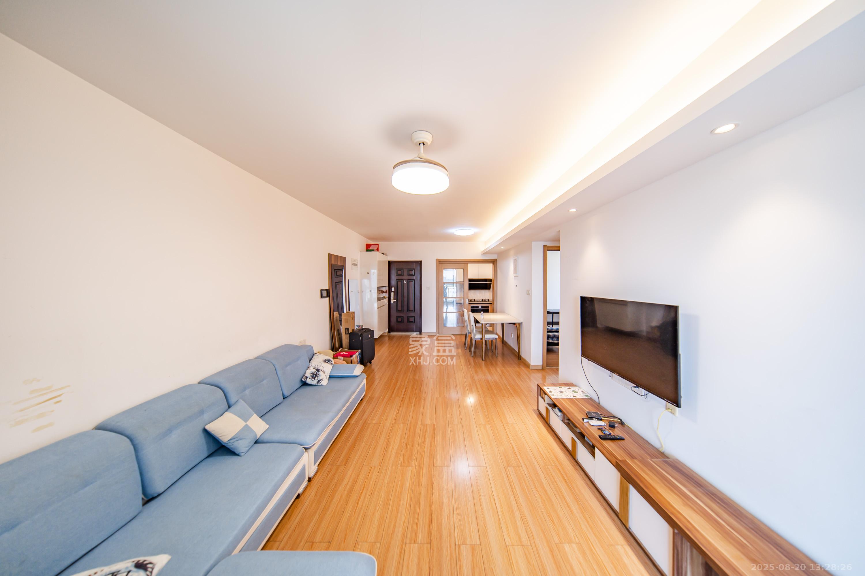 万科金域缇香 3室2厅2卫 140.0万 万科金域缇香 3室2厅2卫 140.0万客厅