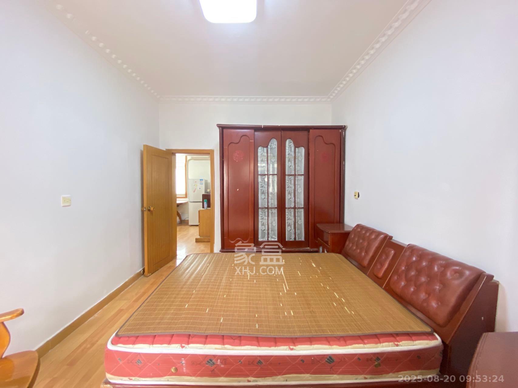 湘春路建行宿舍(佘家塘巷7号) 2室2厅1卫 1600.0元/月 湘春路建行宿舍(佘家塘巷7号) 2室2厅1卫 1600.0元/月室内图