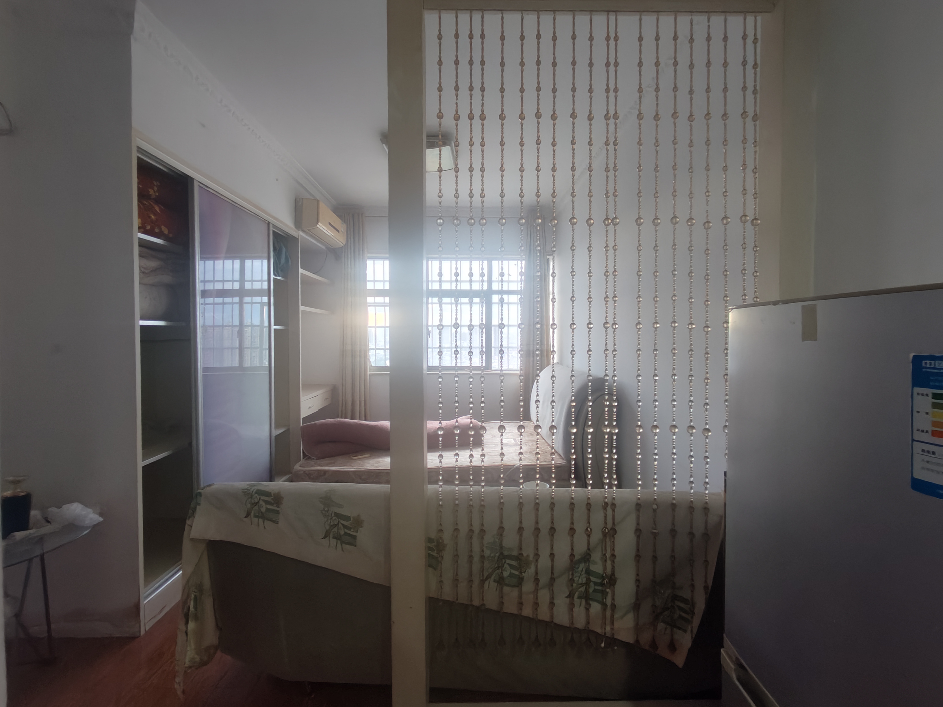 东方豪苑  1室1厅1卫    1000.0元/月