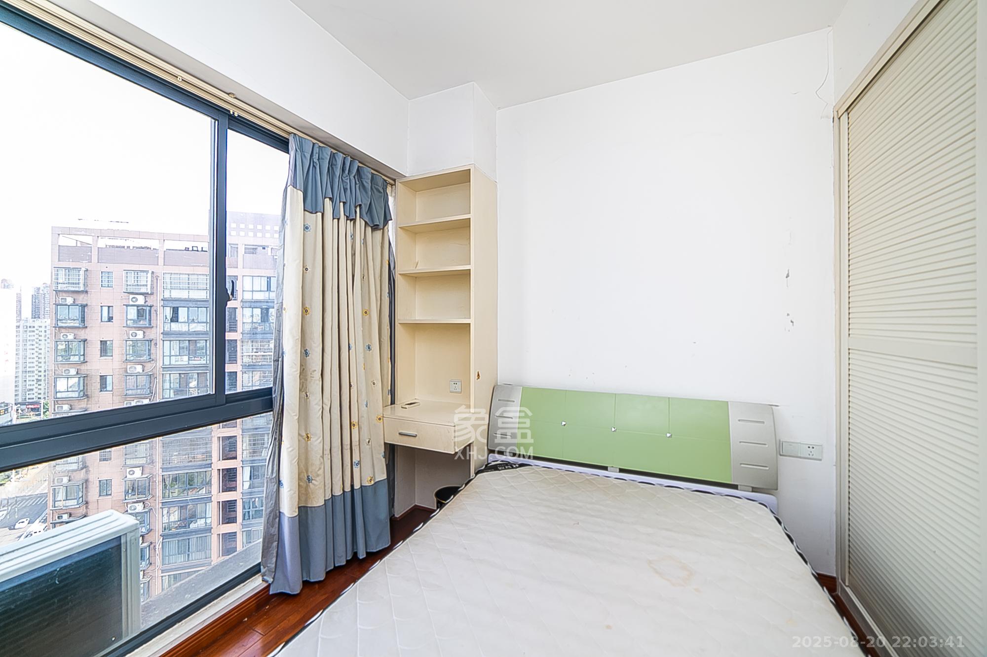 瑞都华庭(华庭美苑) 3室2厅1卫 75.0万 瑞都华庭(华庭美苑) 3室2厅1卫 75.0万卧室