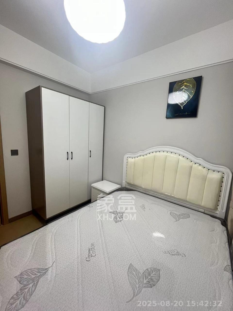 爱家当代境  3室2厅2卫    3500.0元/月室内图