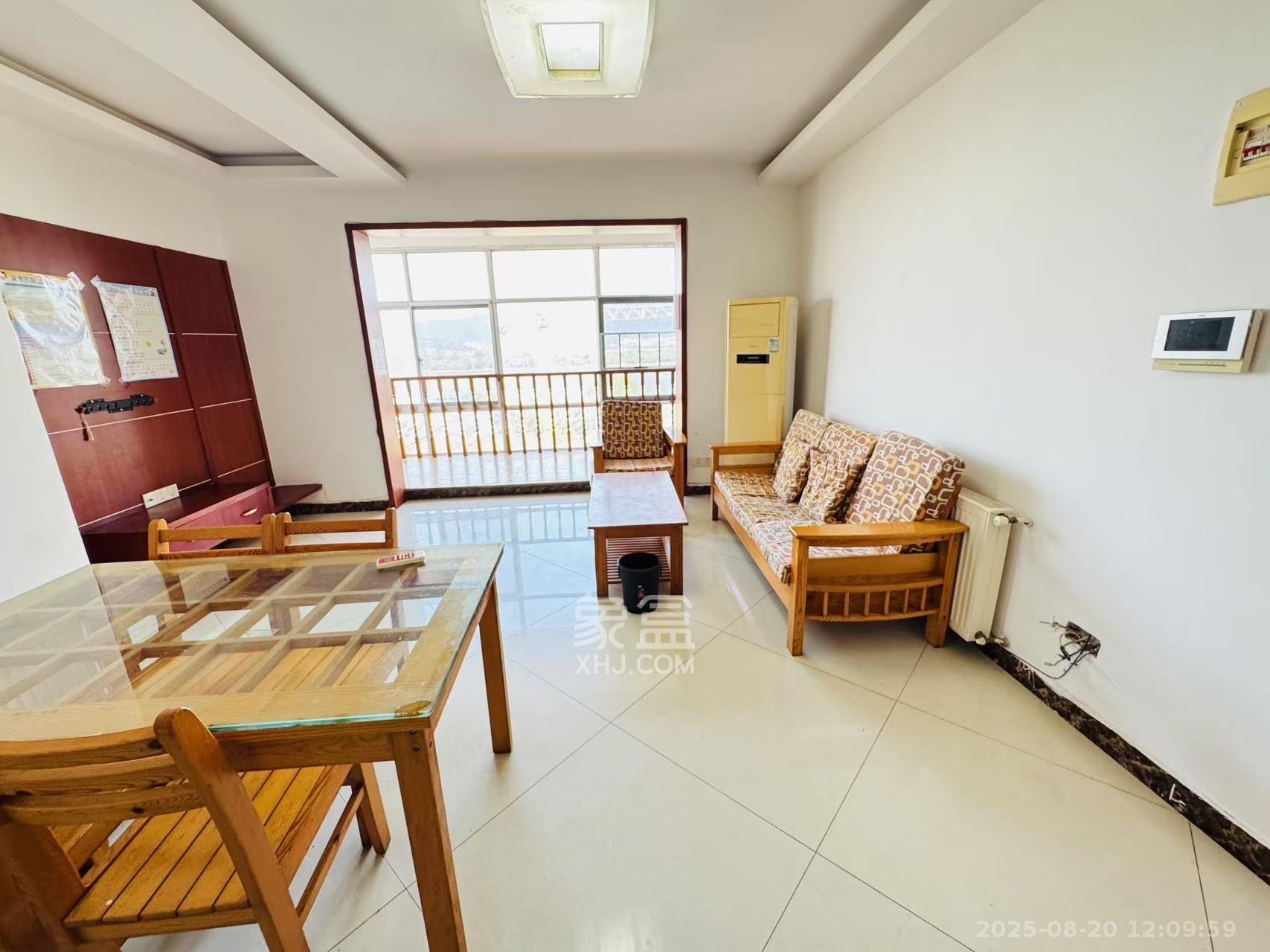 景泰雅苑(景江融城) 2室2厅1卫 2300.0元/月 景泰雅苑(景江融城) 2室2厅1卫 2300.0元/月室内图