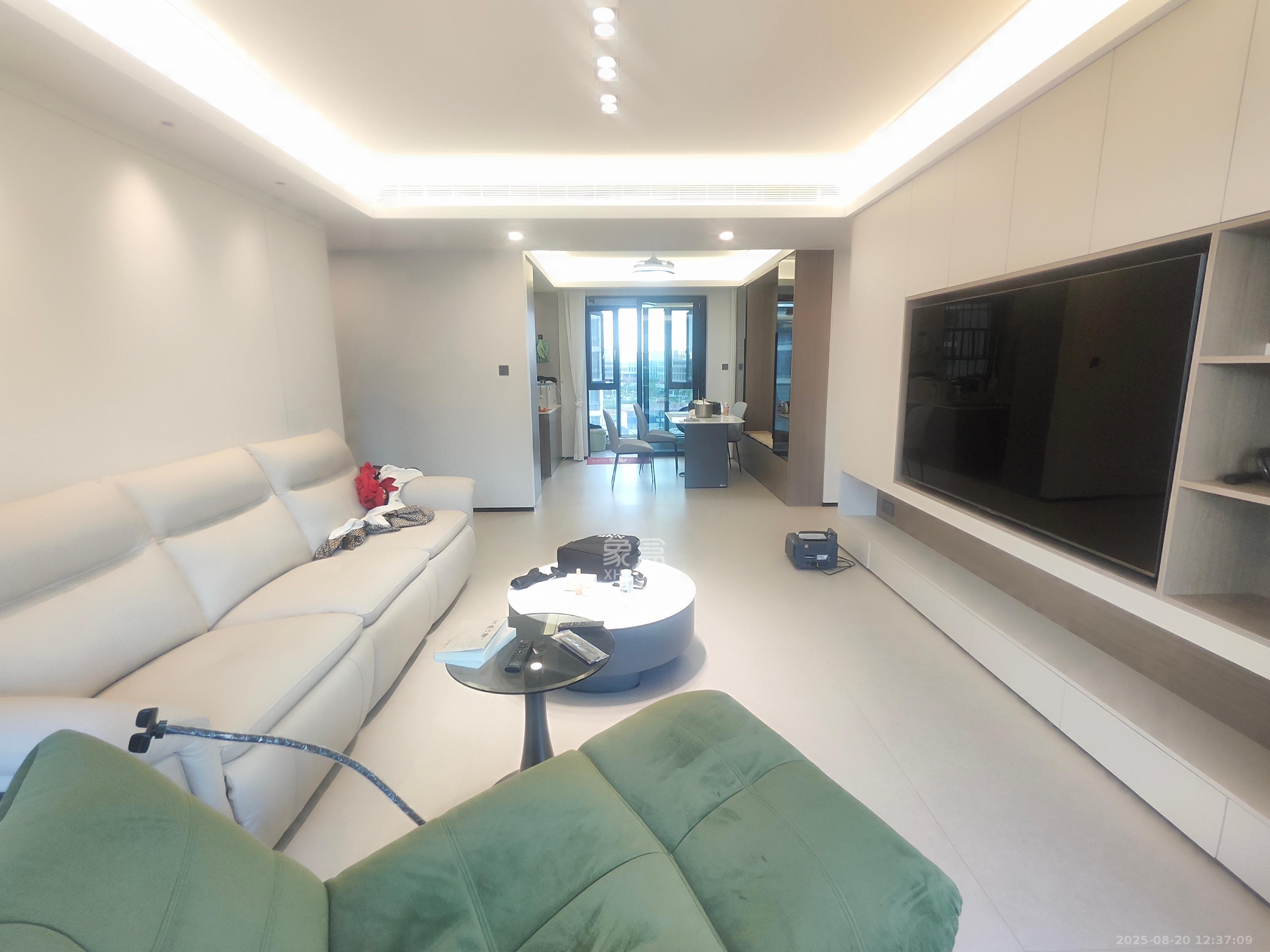 美的云樾  4室2厅2卫   5500.00元/月室内图