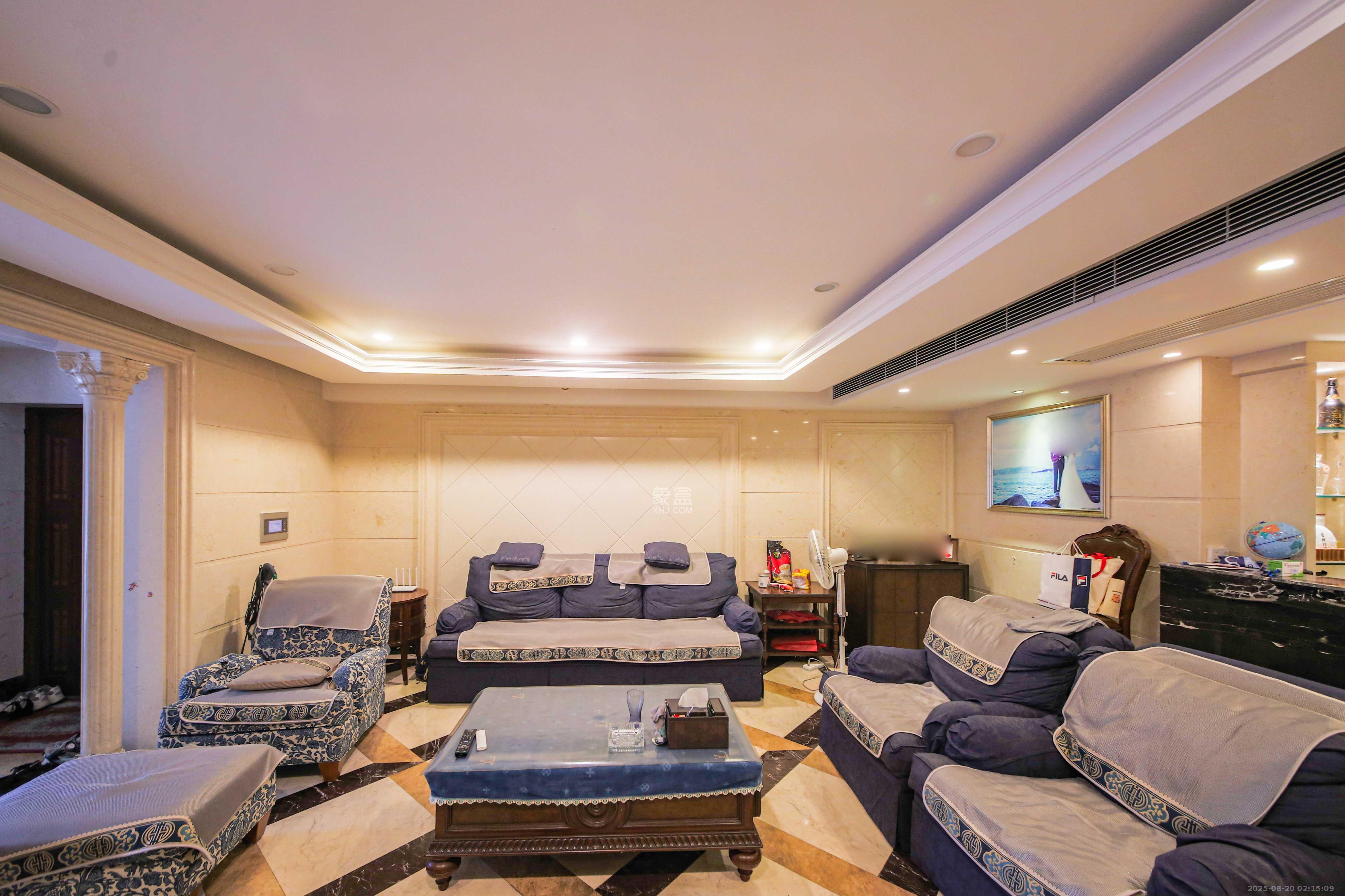 奥林匹克花园  4室2厅3卫    248.0万客厅