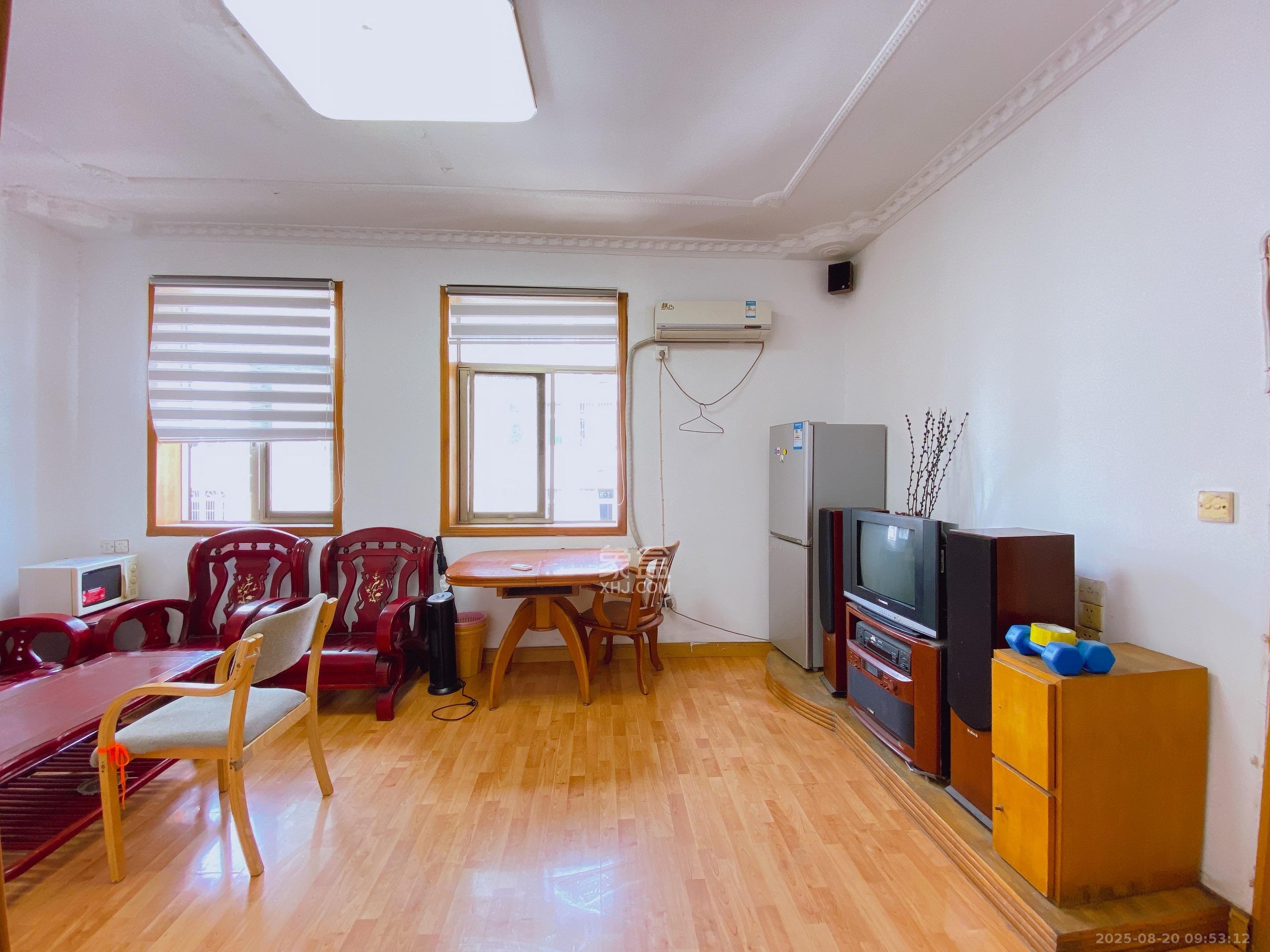 湘春路建行宿舍(佘家塘巷7号) 2室2厅1卫 1600.0元/月 湘春路建行宿舍(佘家塘巷7号) 2室2厅1卫 1600.0元/月室内图