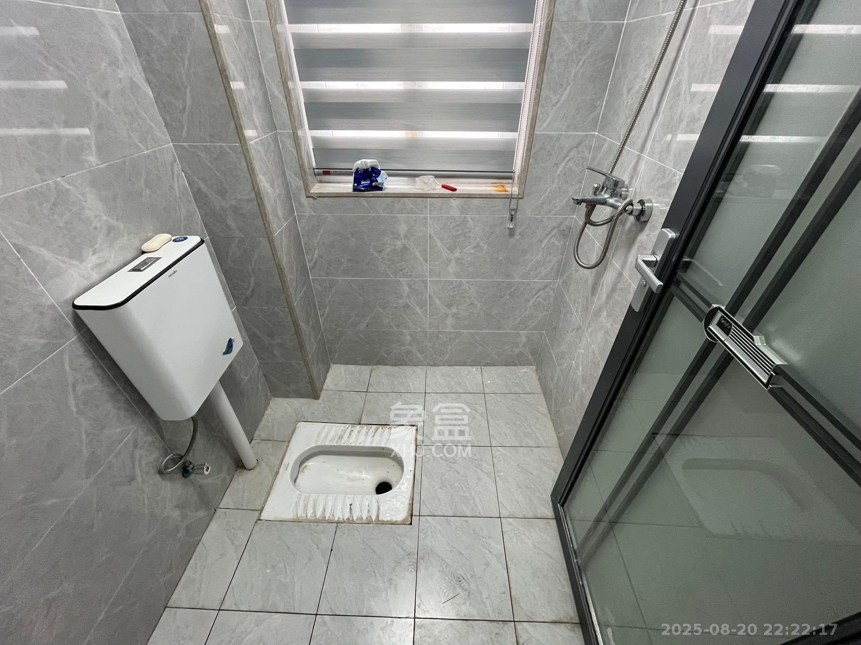 长房西郡 3室2厅2卫 2500.0元/月 长房西郡 3室2厅2卫 2500.0元/月室内图