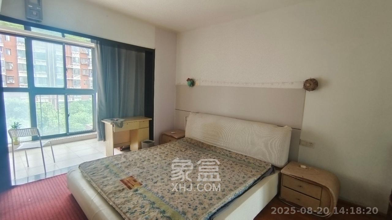 莲湖汽配城 5室2厅1卫 2700.0元/月 莲湖汽配城 5室2厅1卫 2700.0元/月室内图