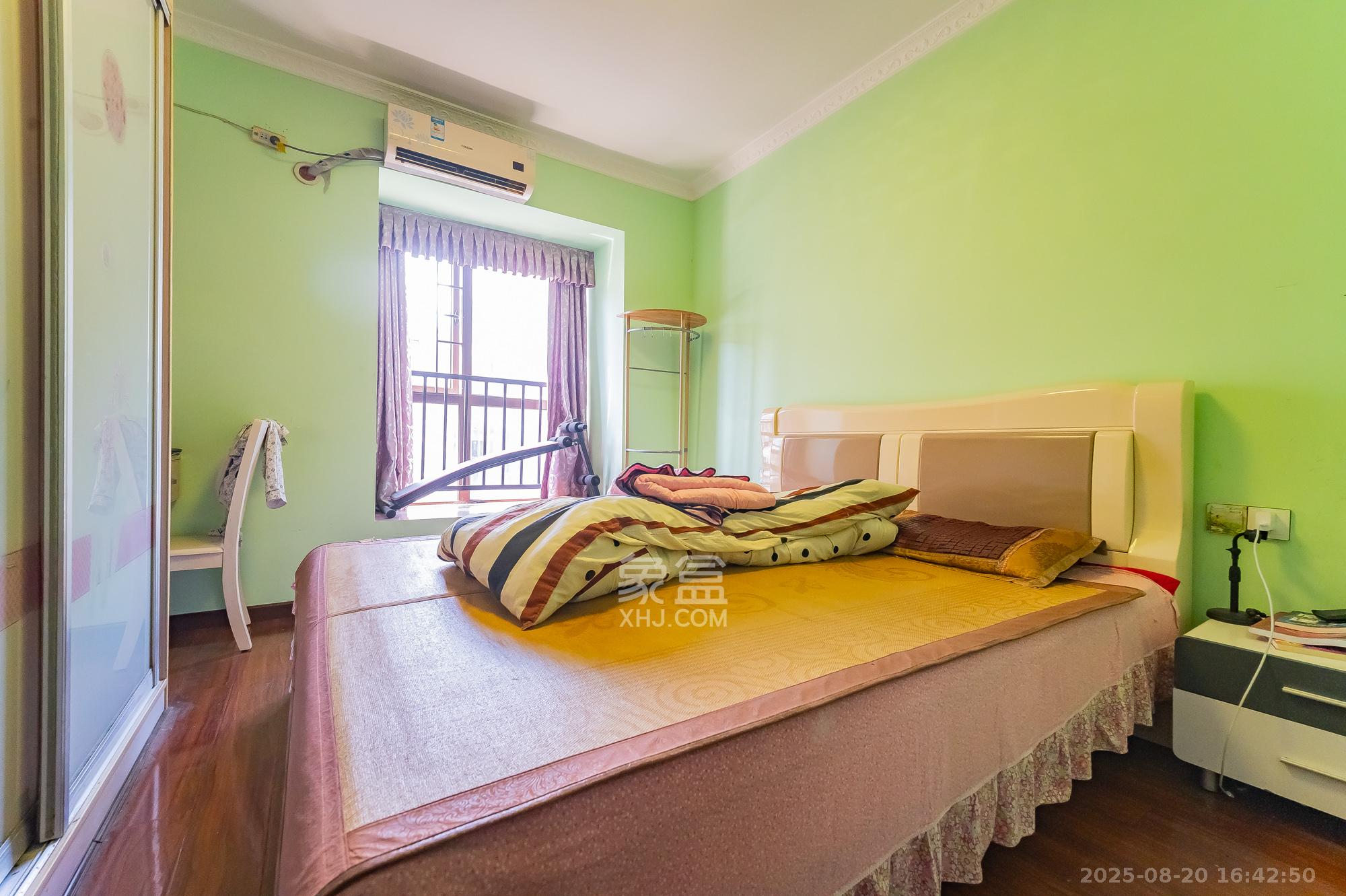 水岸世景 3室2厅1卫 56.0万 水岸世景 3室2厅1卫 56.0万卧室