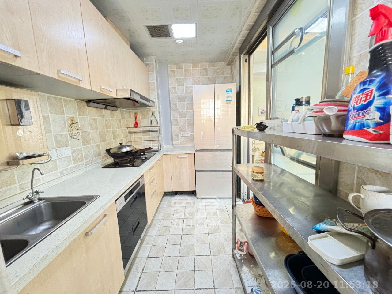 华润五彩城  3室2厅2卫    2400.0元/月 华润五彩城  3室2厅2卫    2400.0元/月室内图