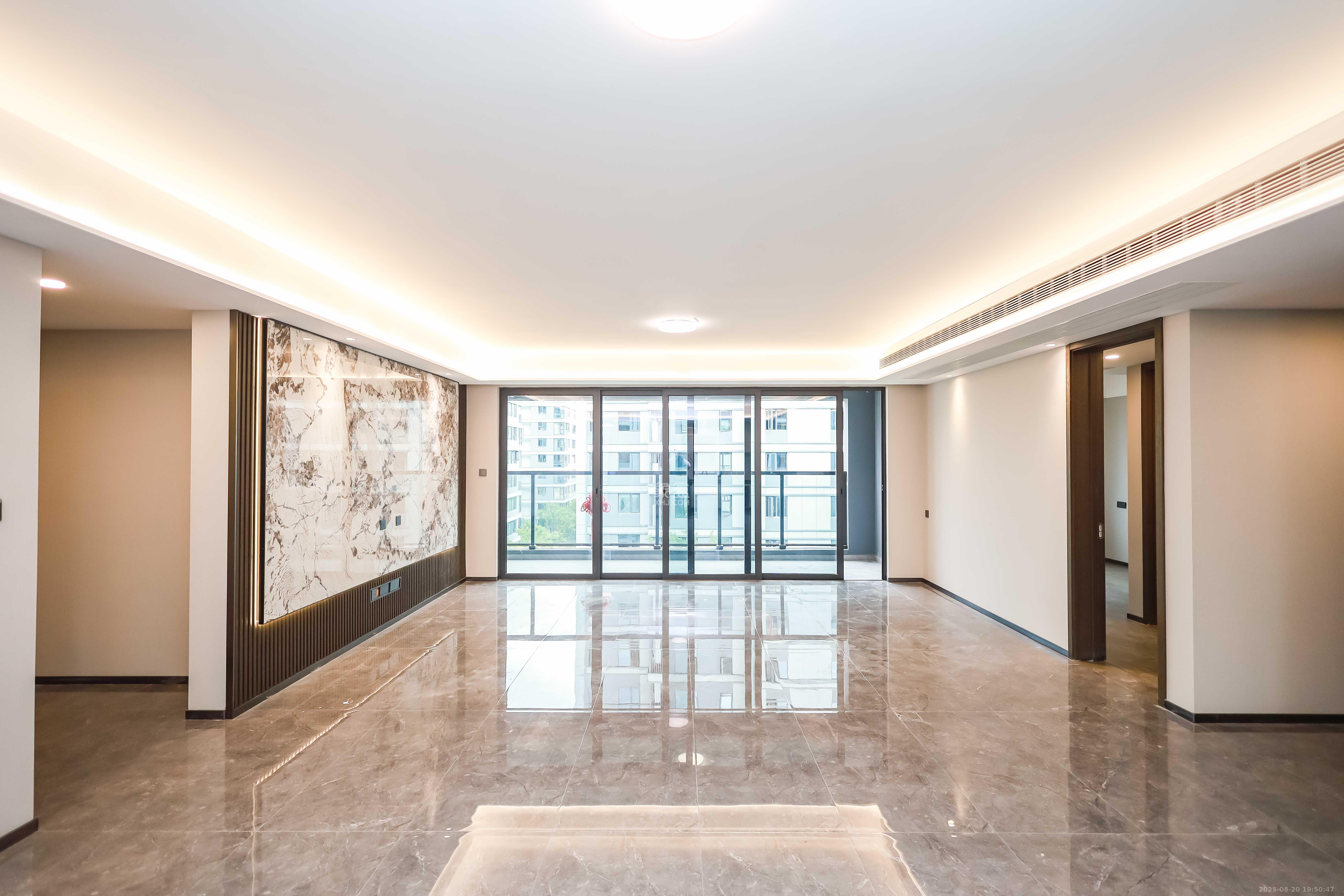 龙湖舜山府  4室2厅2卫    310.0万 龙湖舜山府  4室2厅2卫    310.0万