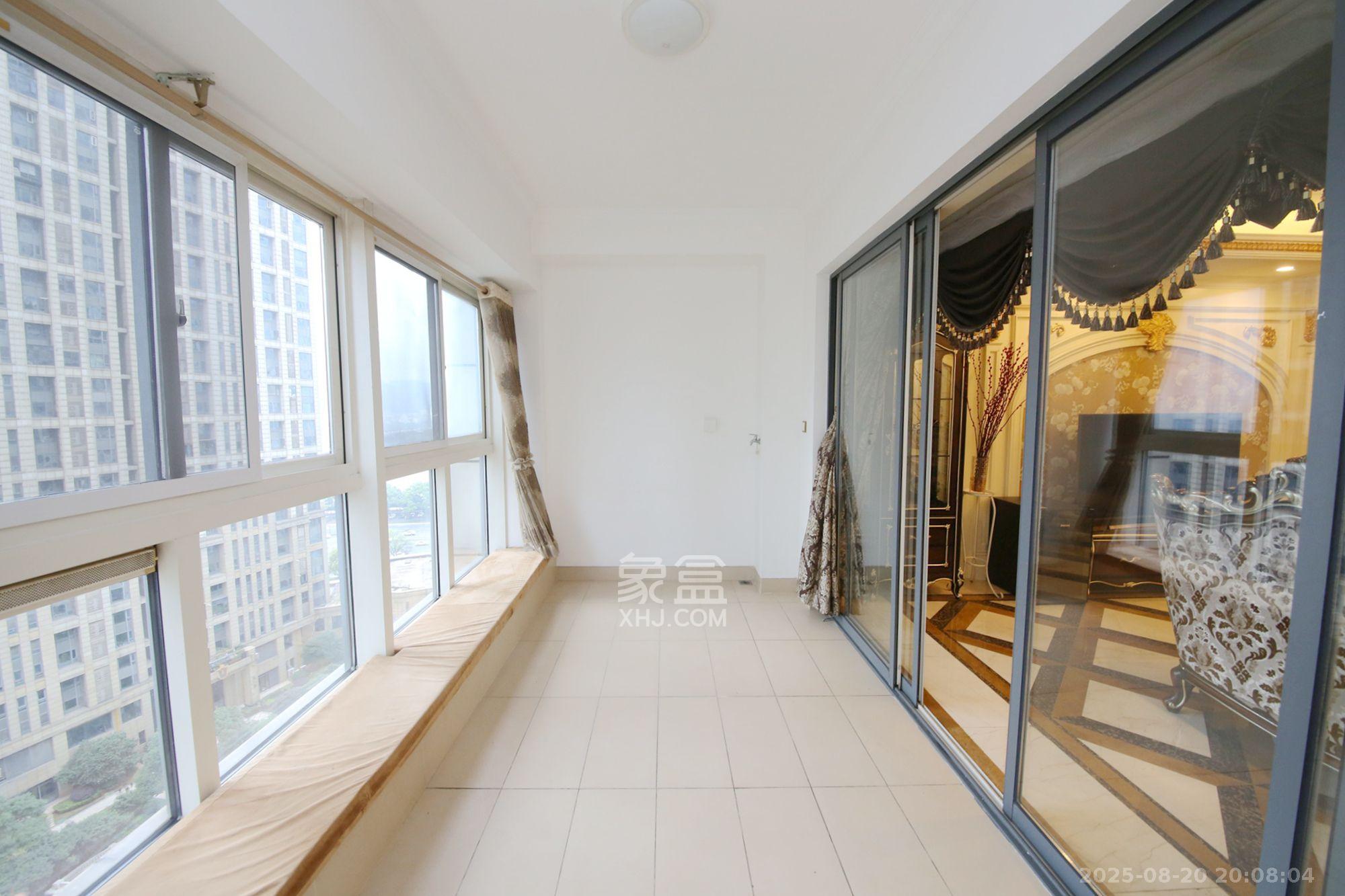 万达公馆 3室2厅3卫 11000.0元/月 万达公馆 3室2厅3卫 11000.0元/月室内图