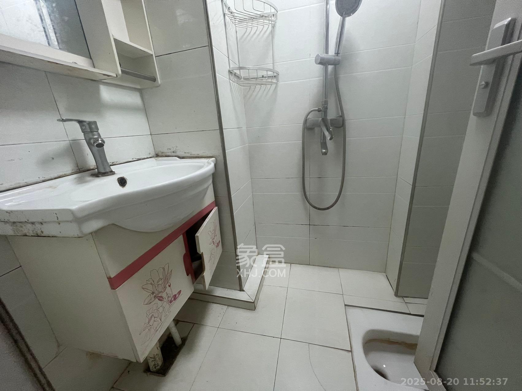 保利麓谷林语I区  1室1厅1卫    1000.0元/月室内图