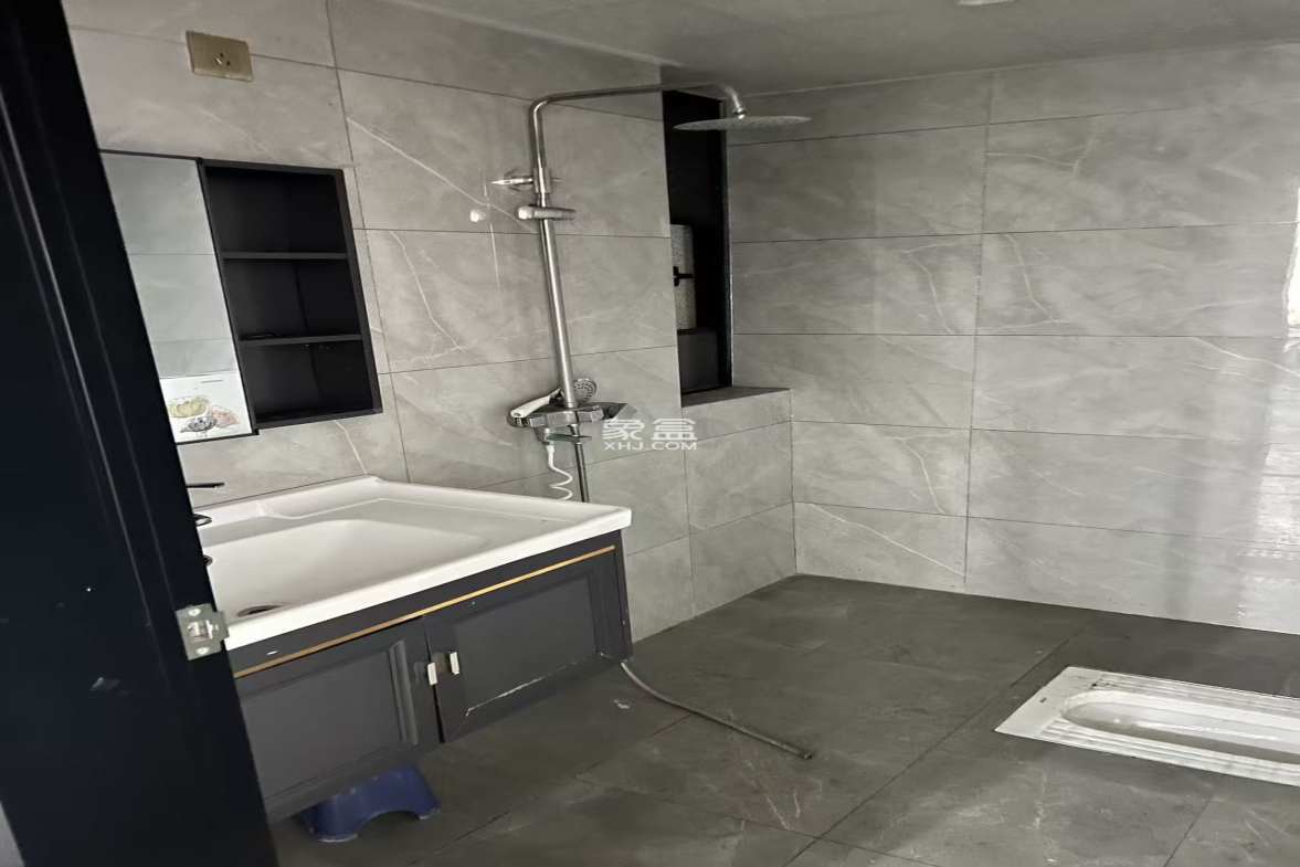 山水印象澜庭 3室2厅2卫 2400.0元/月 山水印象澜庭 3室2厅2卫 2400.0元/月室内图