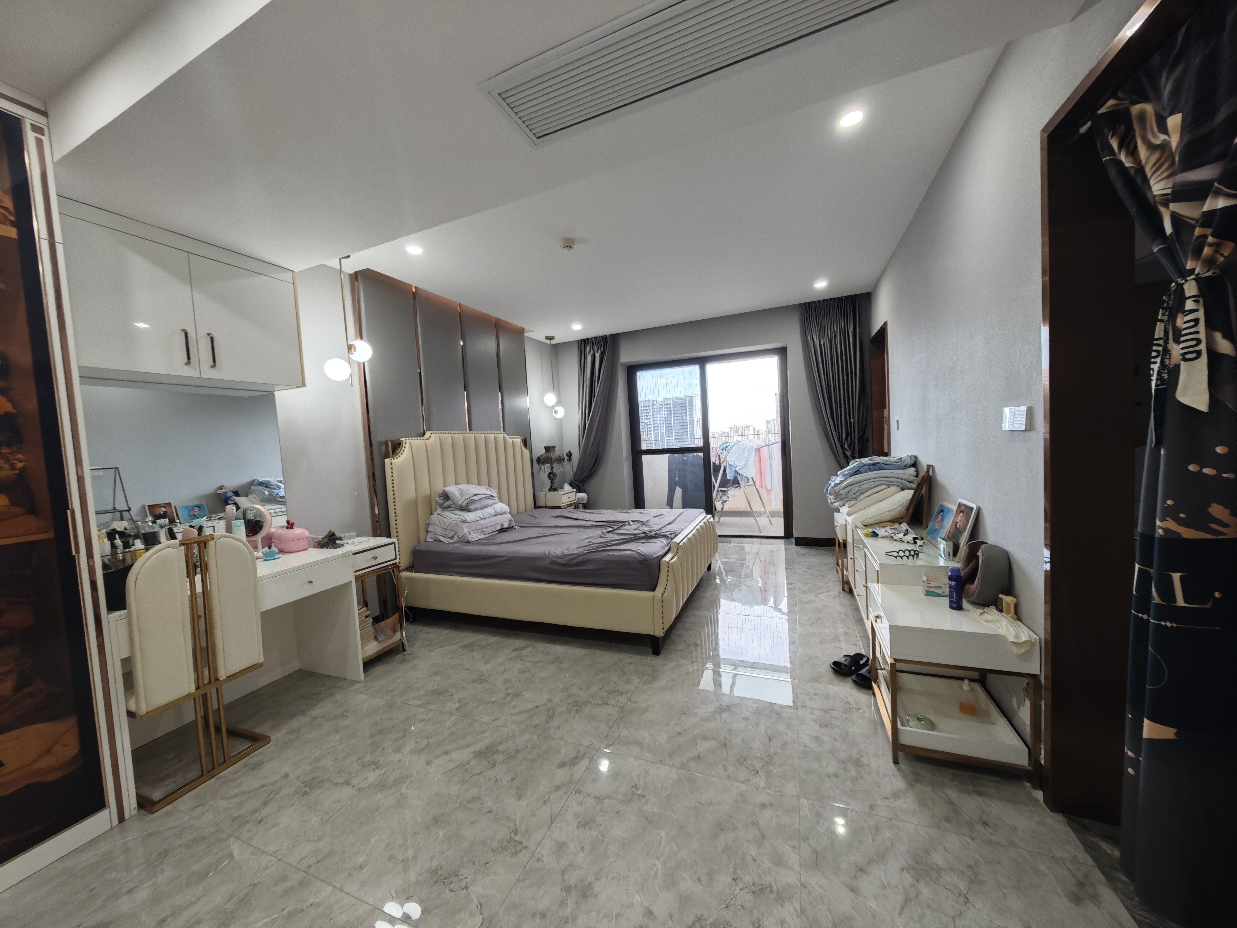 海航豪庭北苑 4室2厅2卫 10000.0元/月 海航豪庭北苑 4室2厅2卫 10000.0元/月室内图