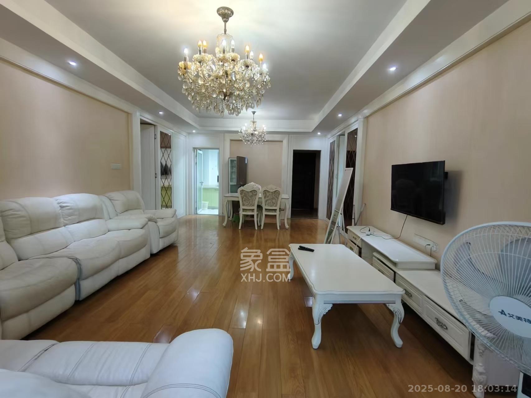 仁和香堤雅境 3室2厅2卫 3200.0元/月 仁和香堤雅境 3室2厅2卫 3200.0元/月室内图