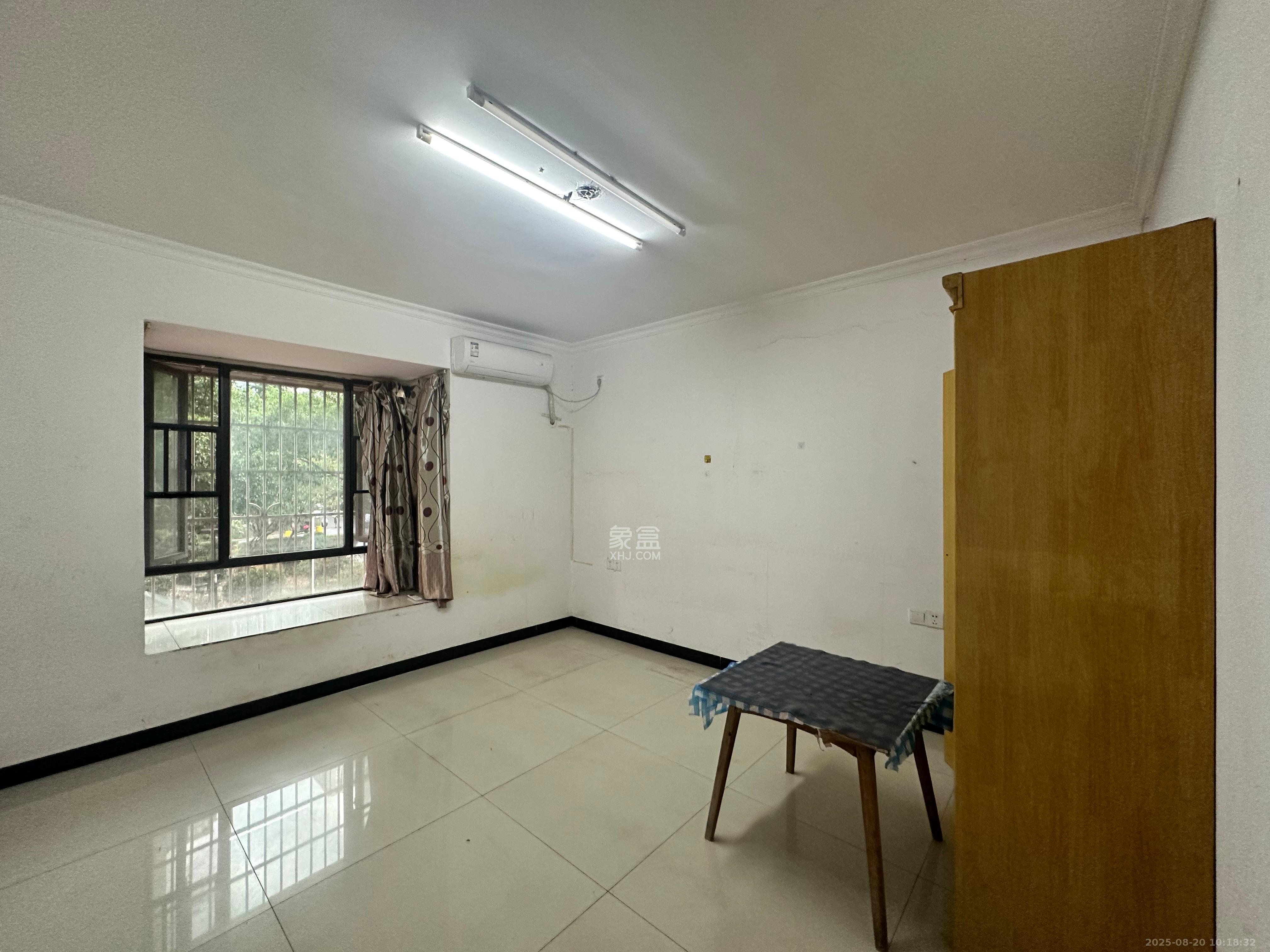 茶山馨苑  3室2厅1卫    2800.0元/月室内图